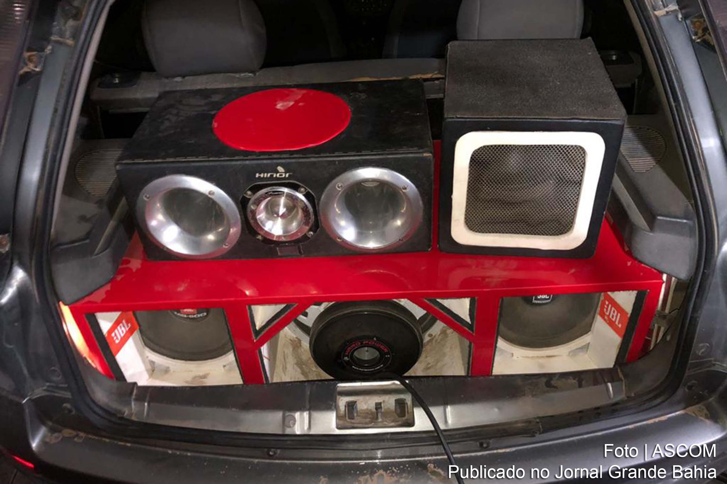 É considerado abuso o volume do som acima de 70 decibéis, de dia, e de 60 decibéis, à noite, diz SEMMAM de Feira de Santana.