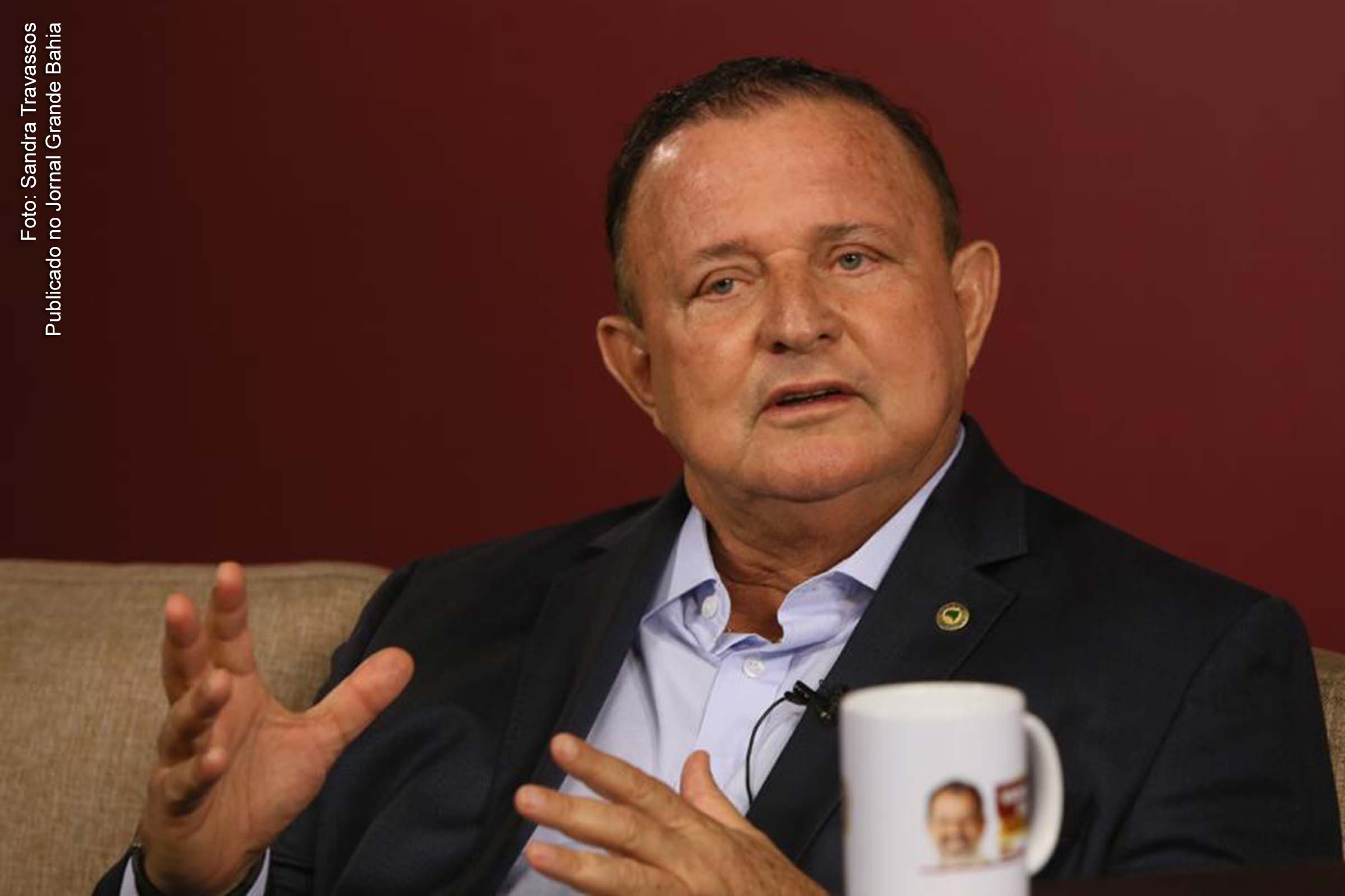 Deputado Adolfo Menezes, governador em exercício da Bahia.