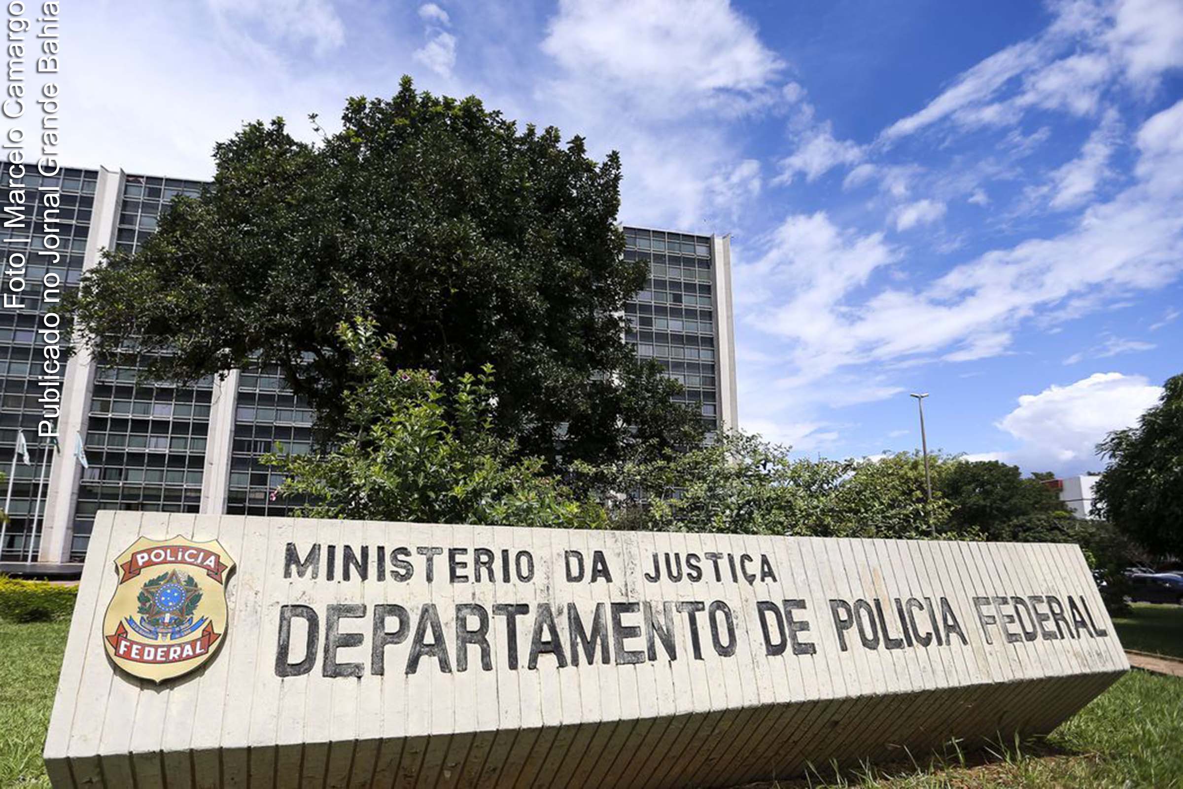 Cerca de 300 policiais participam da Operação Vikare.