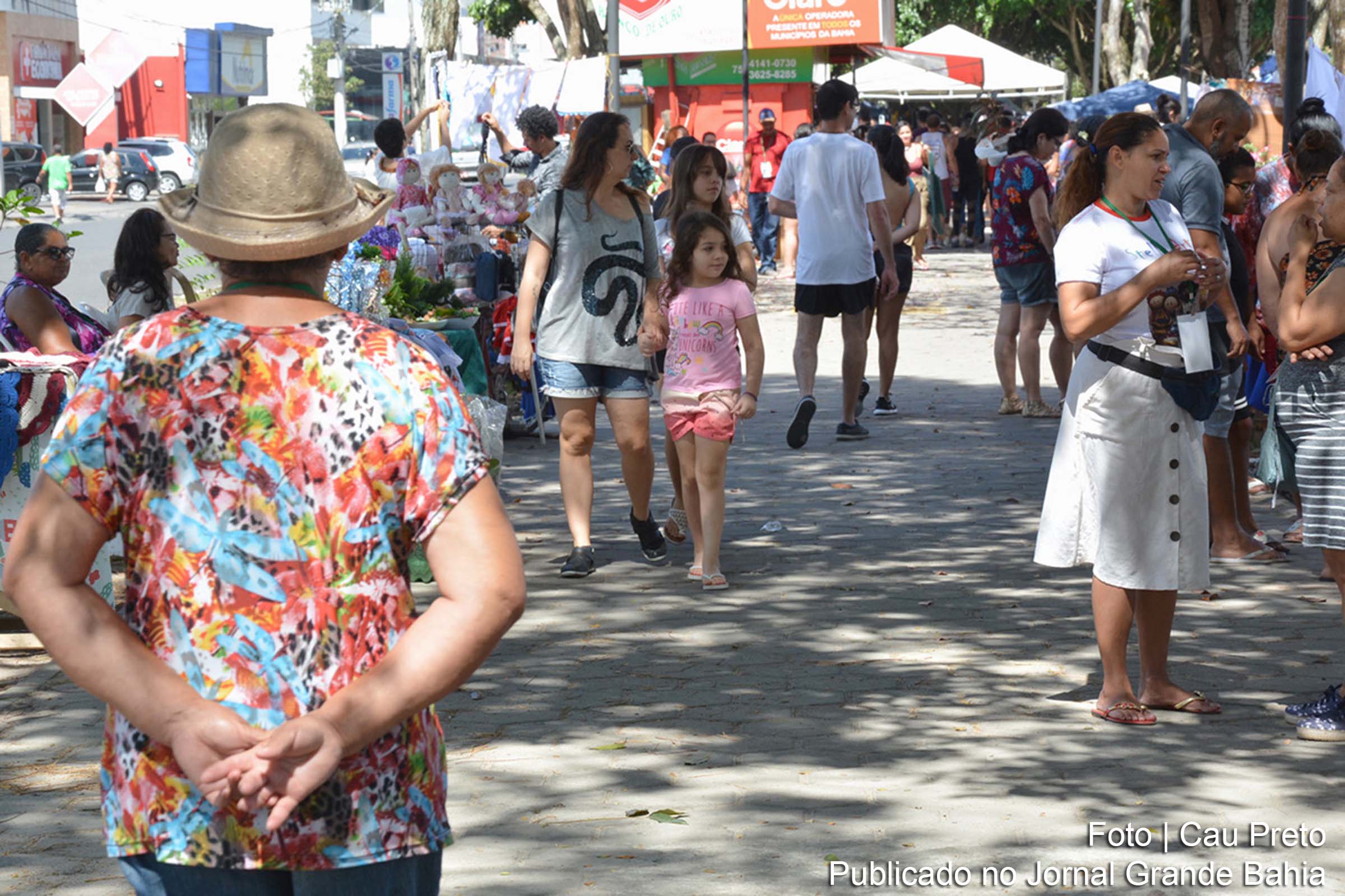 Artistas interessados em participar do projeto, pela primeira vez, devem chegar cedo ao local indicado e montar sua banca.