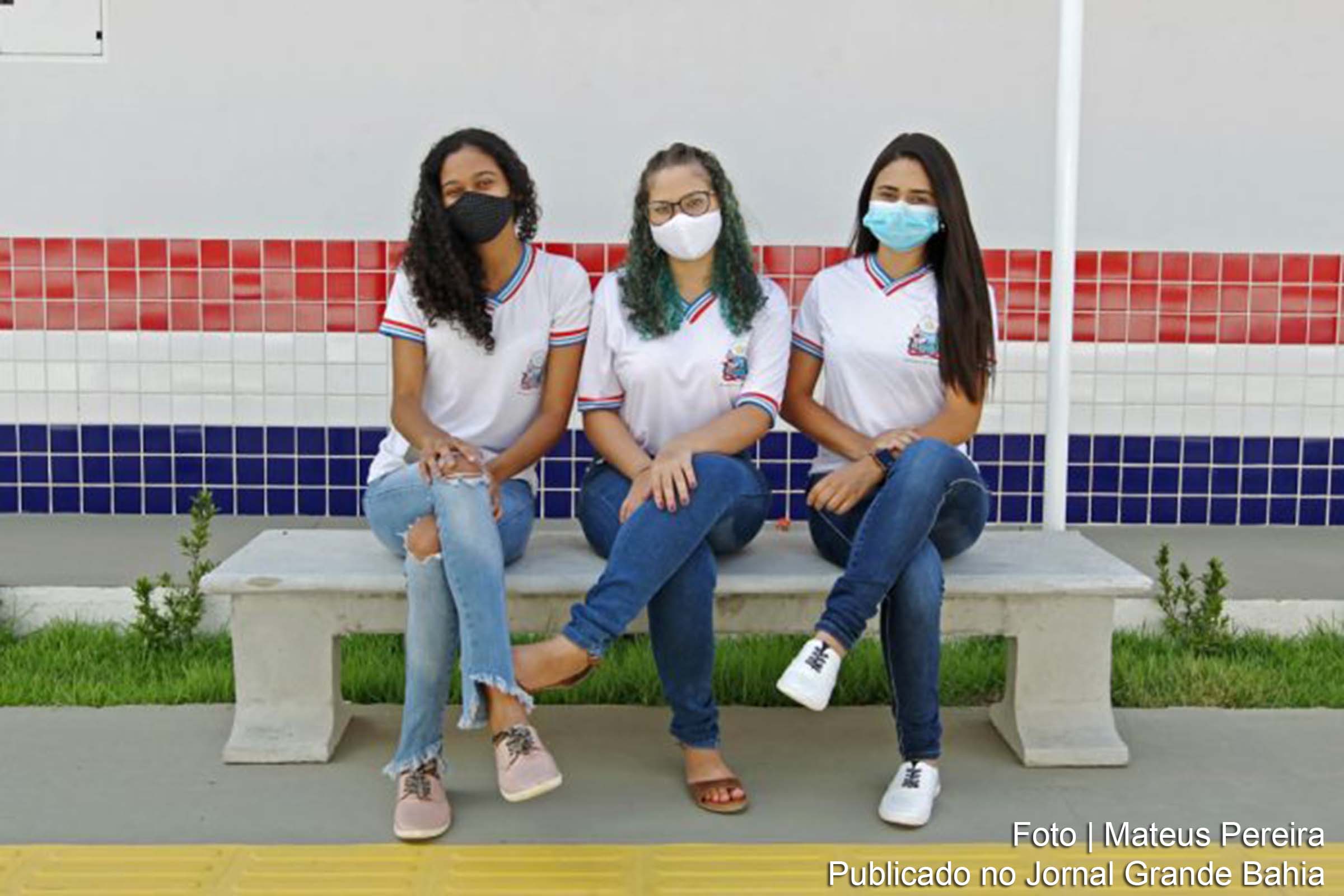 Programa foi lançado visando à distribuição de absorventes descartáveis para 225 mil estudantes regularmente matriculadas na rede estadual de ensino.