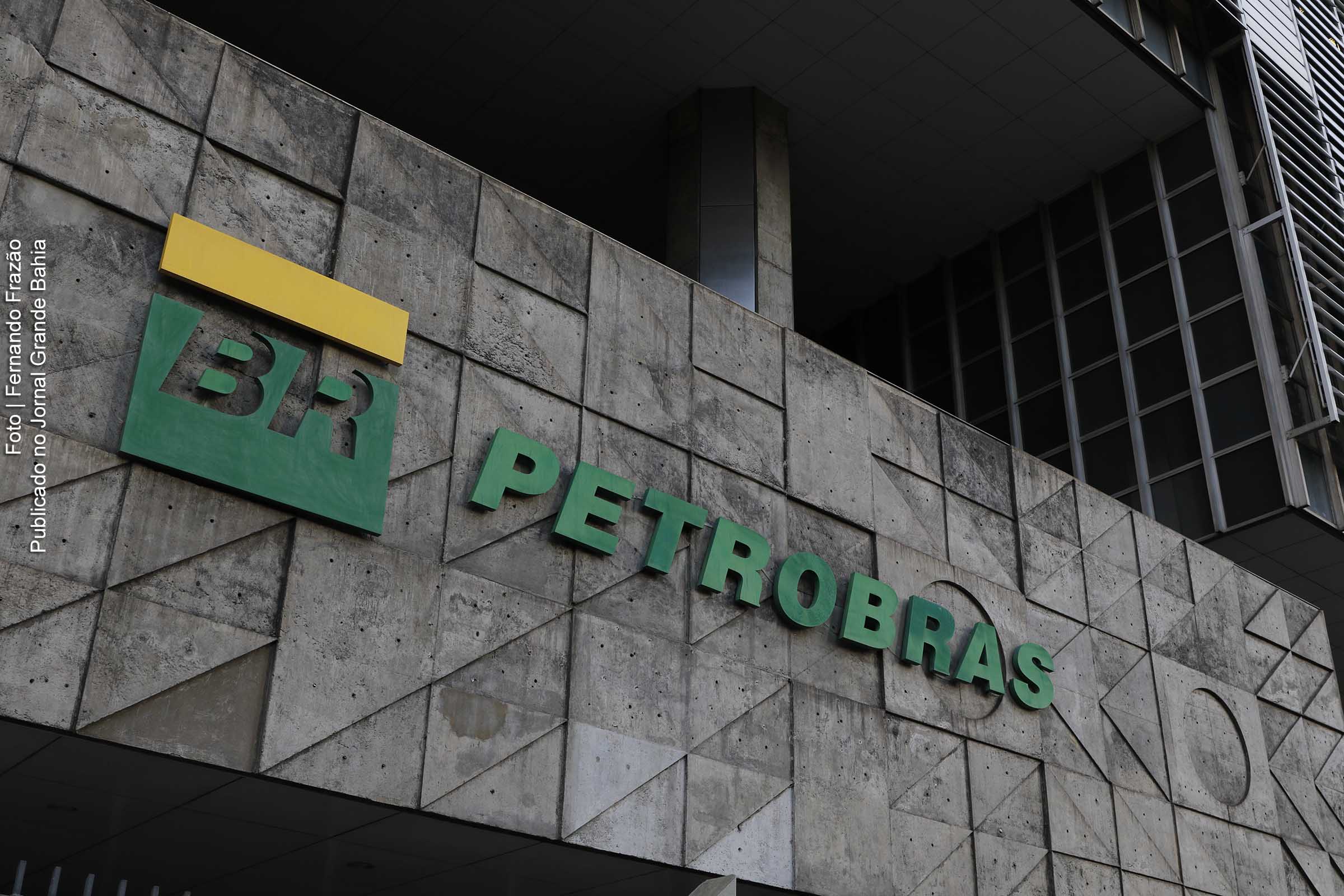 Lucro da Petrobras é resultado dos preços extorsivos dos combustíveis.