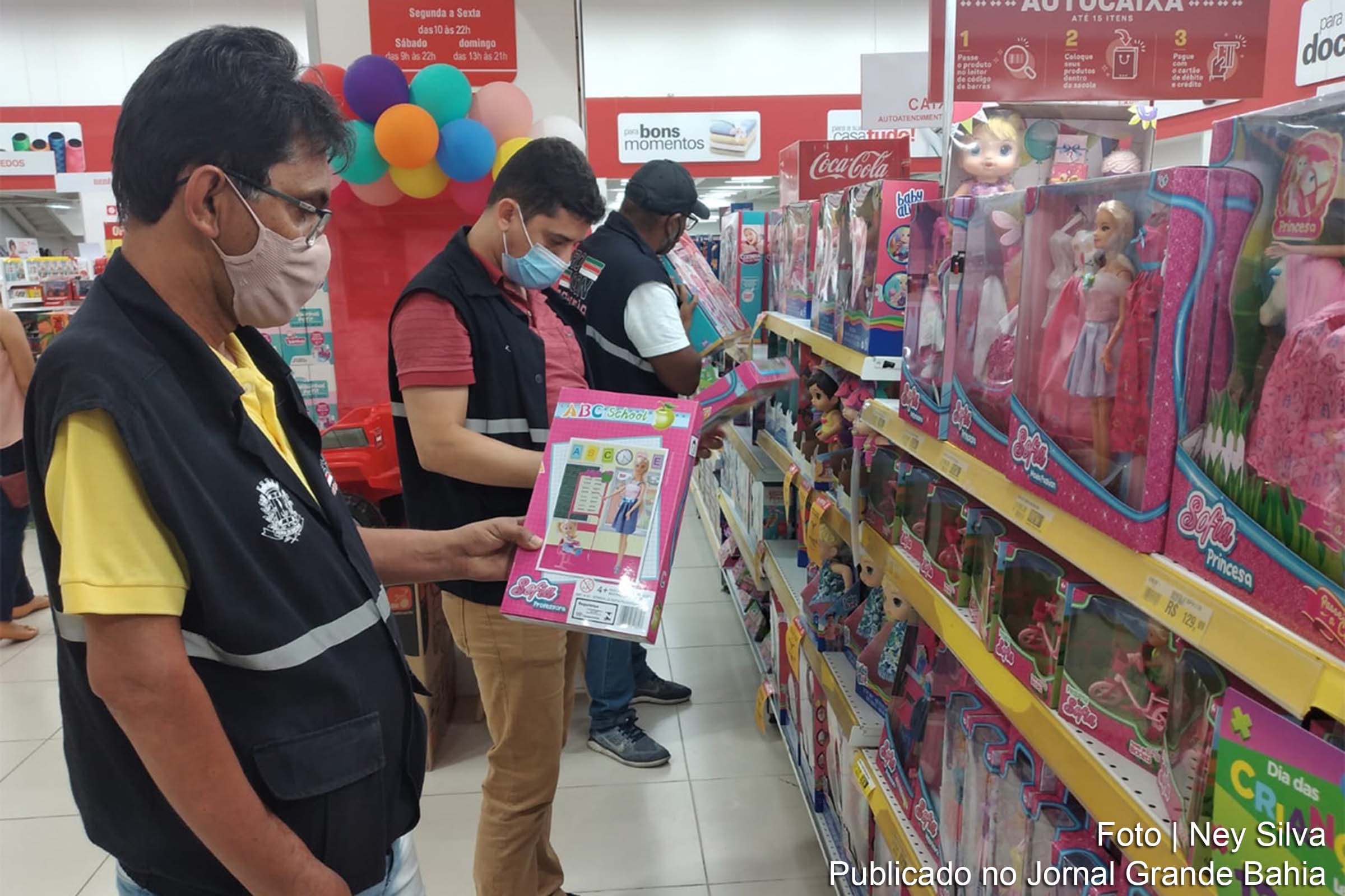 PROCON está realizando fiscalizações nas lojas de Feira de Santana, antecedendo o Dia das Crianças, comemorado em 12 de outubro.