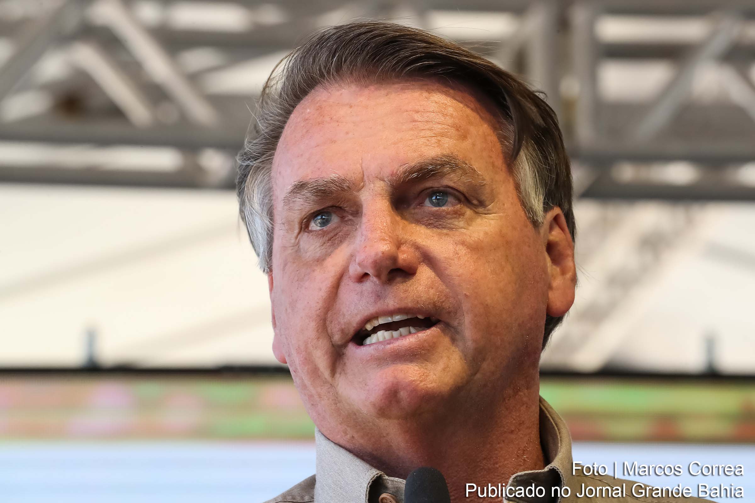 Presidente Jair Bolsonaro diz que determinará redução da bandeira da tarifária de energia elétrica; Política neoliberal e dolarização resultaram em retrocesso socioeconômico