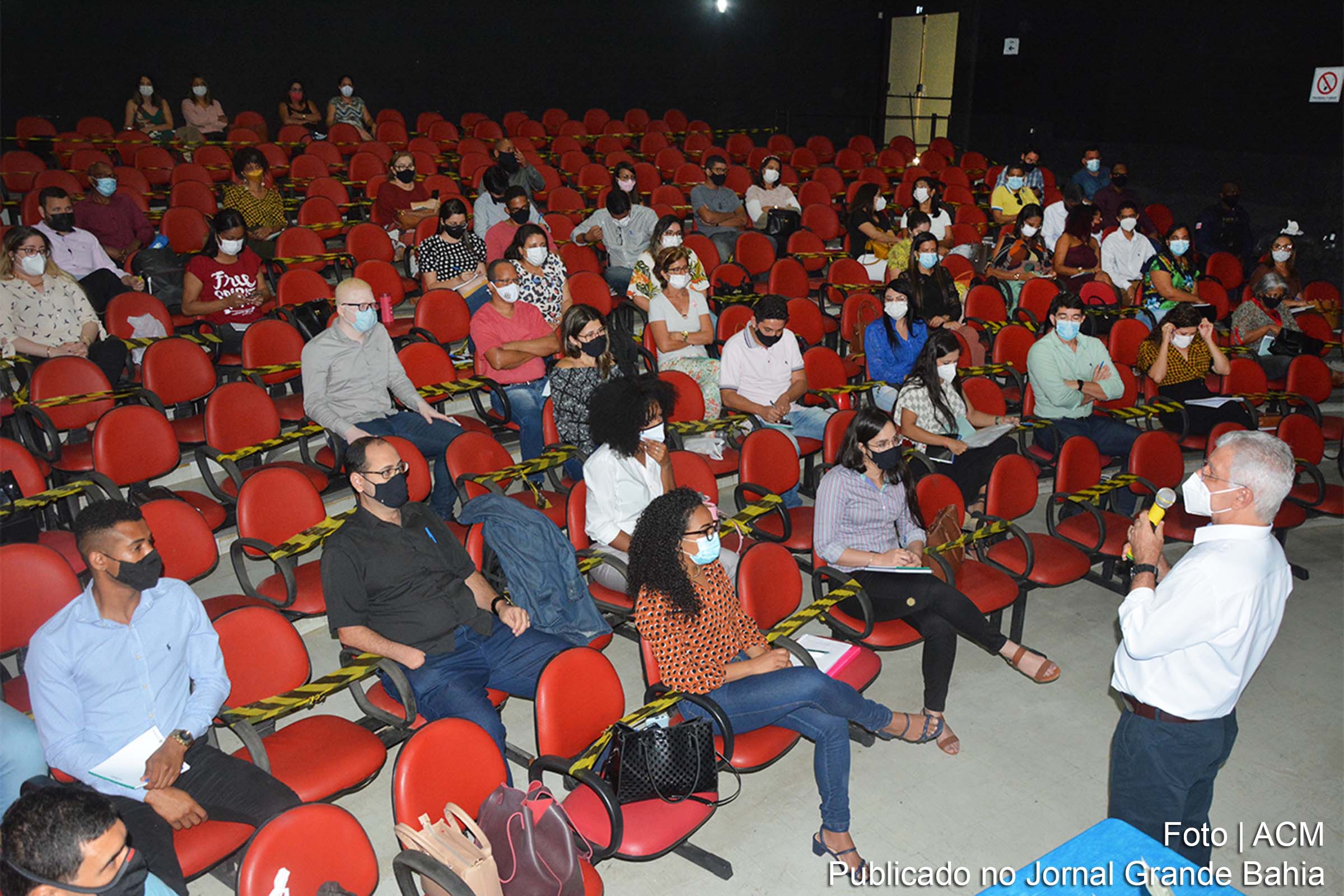Servidores públicos estão sendo capacitados pela Secretaria Municipal da Administração de Feira de Santana.
