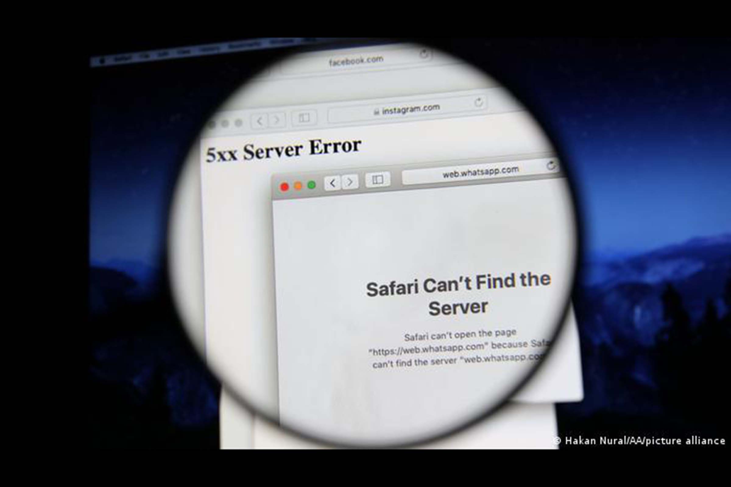 Tela mostra erro no acesso a servidor de redes Facebook, WhatsApp e Instagram.