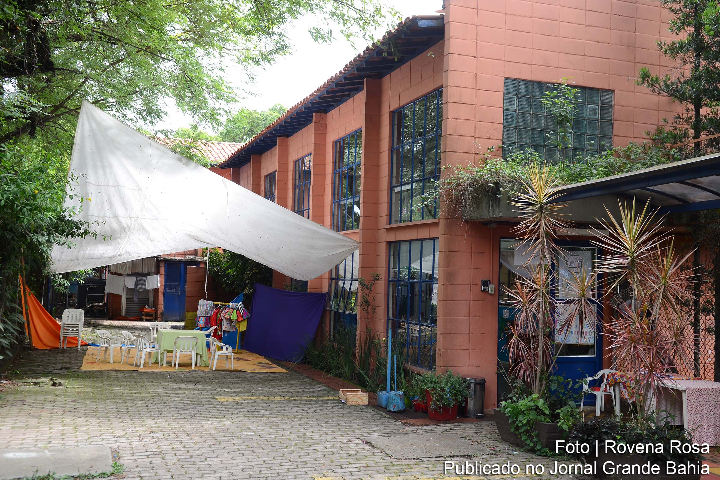 Além da exigência de vacinação, serão mantidos os protocolos de segurança sanitária, como uso de máscaras e distanciamento social.