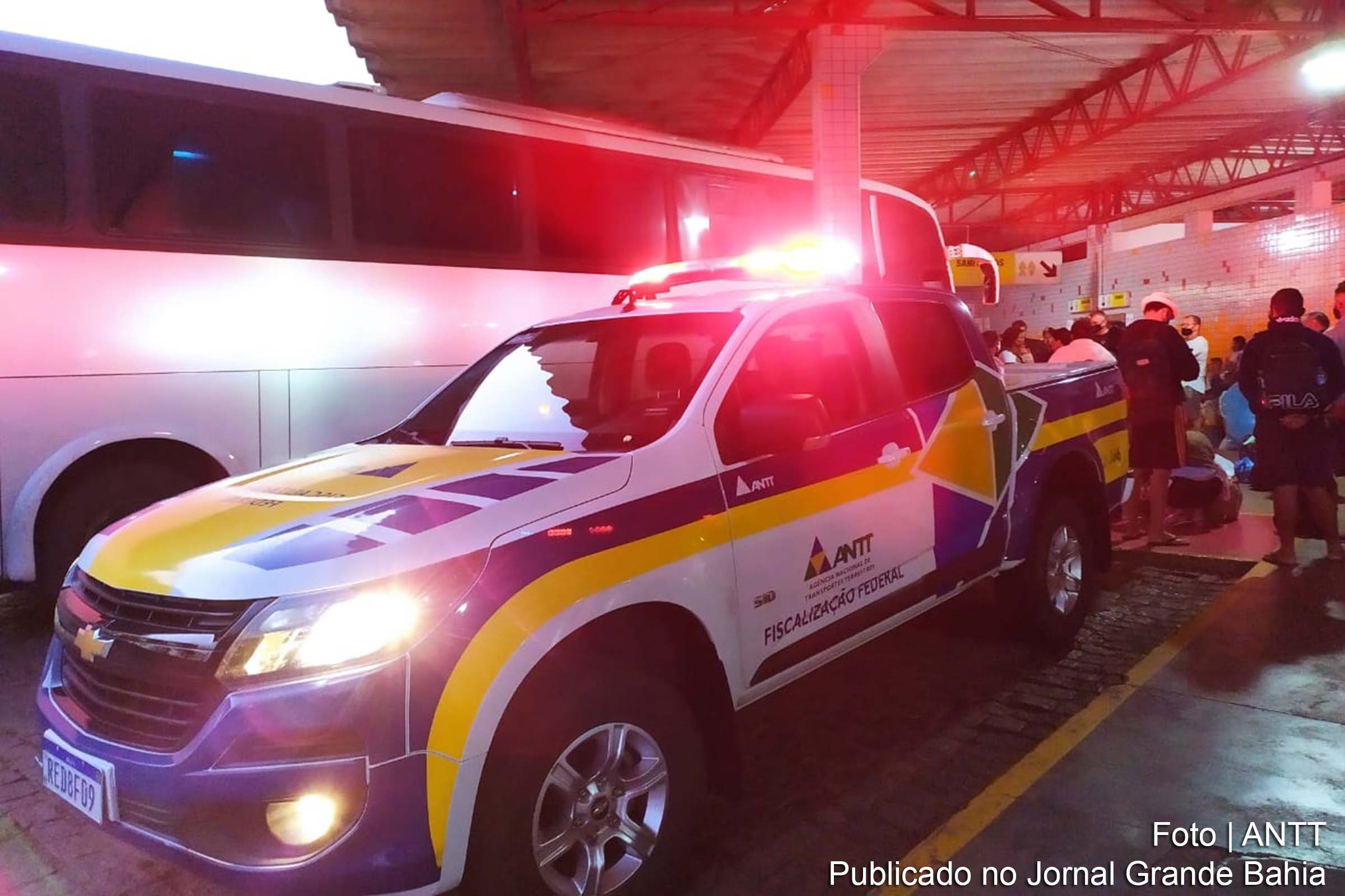 ANTT apreende 11 veículos clandestinos em Vitória da Conquista na Bahia