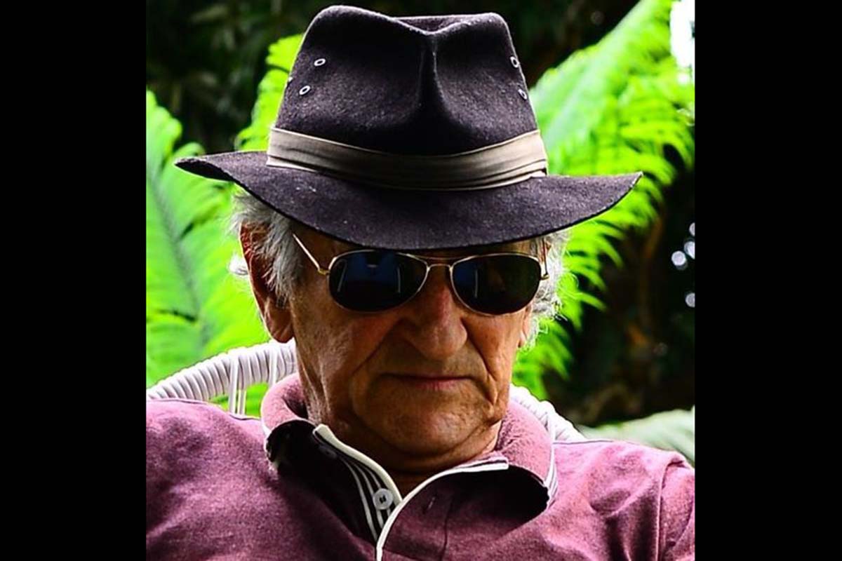 O escritor feirense imortal Antonio Brasileiro está na programação da Festa Literária Internacional do Pelourinho, amanhã, 18, às 11 horas, no Café Teatro Zélia Gattai no Pelourinho, Salvador.