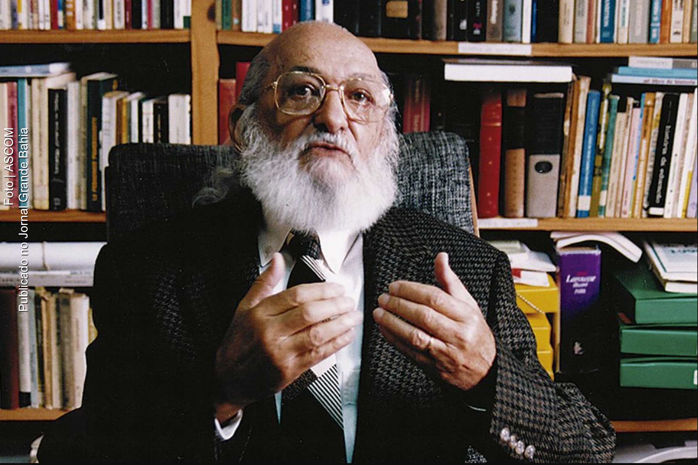 Educador Paulo Freire (19 de setembro de 1921, Recife, Pernambuco - 2 de maio de 1997, São Paulo, São Paulo).
