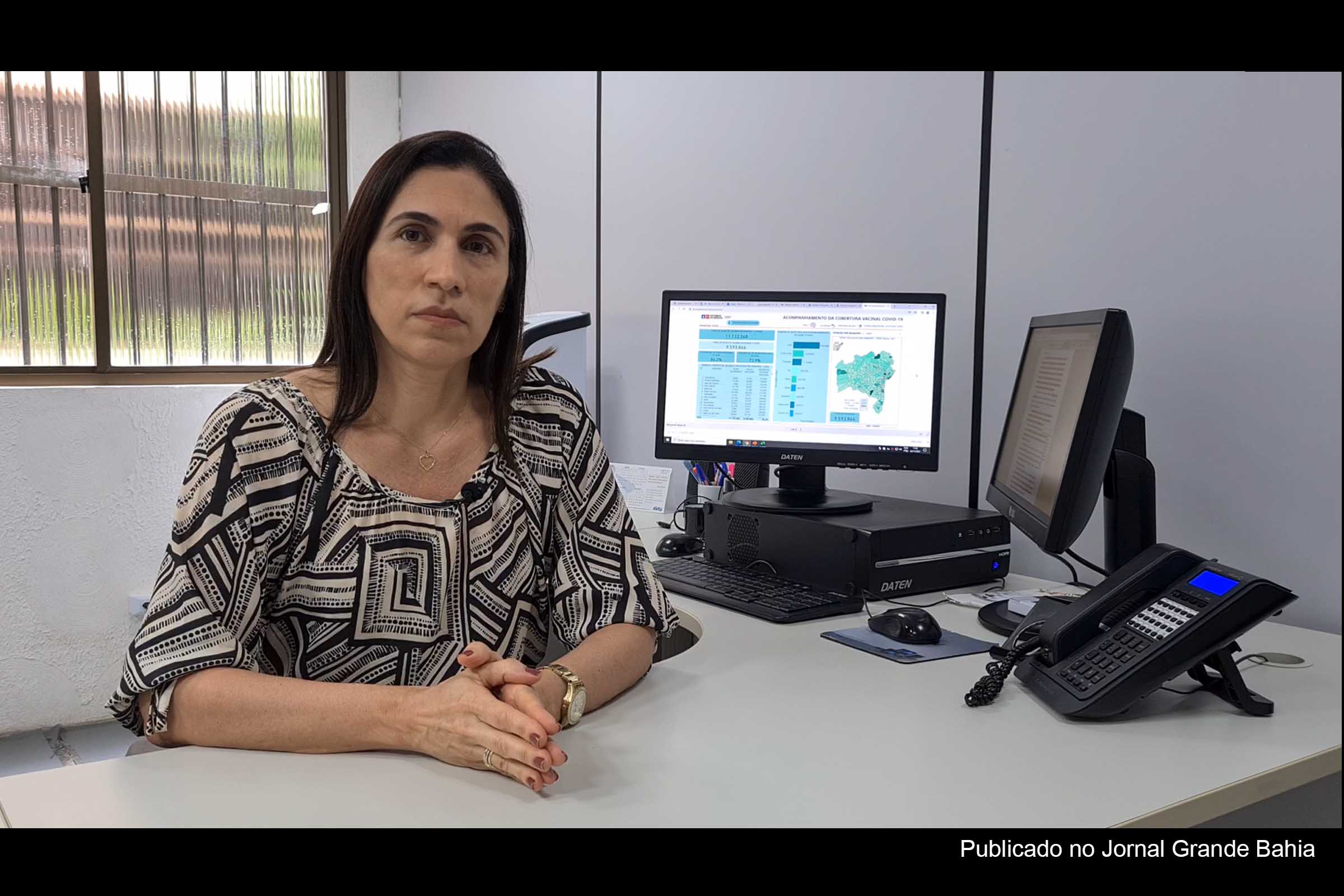Márcia São Pedro, diretora da vigilância epidemiológica da Bahia, alerta população para cumprir esquema vacinal contra a Covid-19.