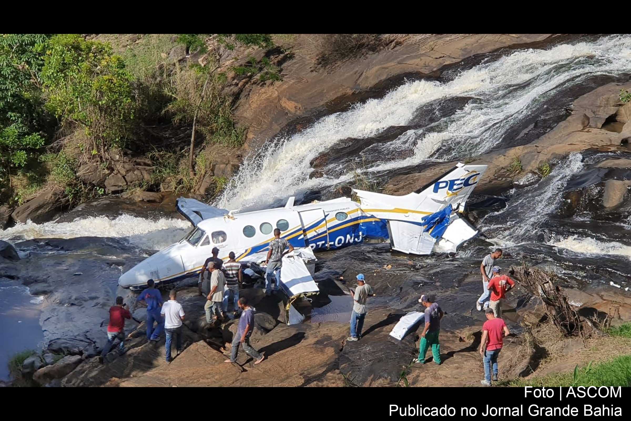 Marília Mendonça e quatro pessoas morreram na queda de avião na zona rural de Caratinga, em Minas Gerais.