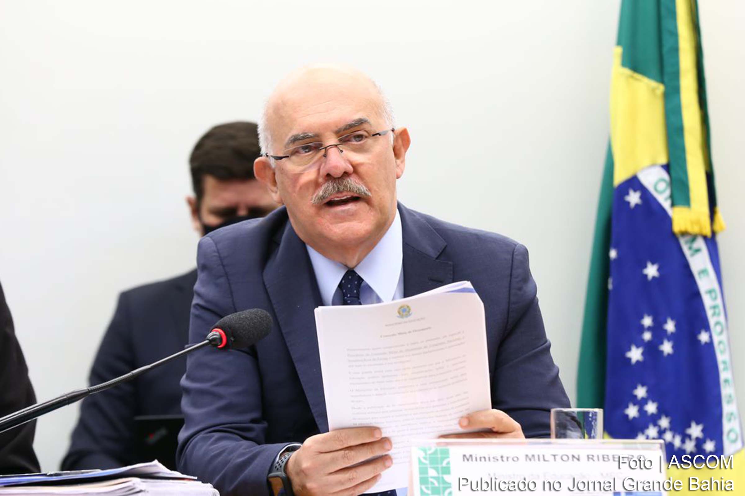 Milton Ribeiro: zero de interferência, essas provas já estão impressas a meses.