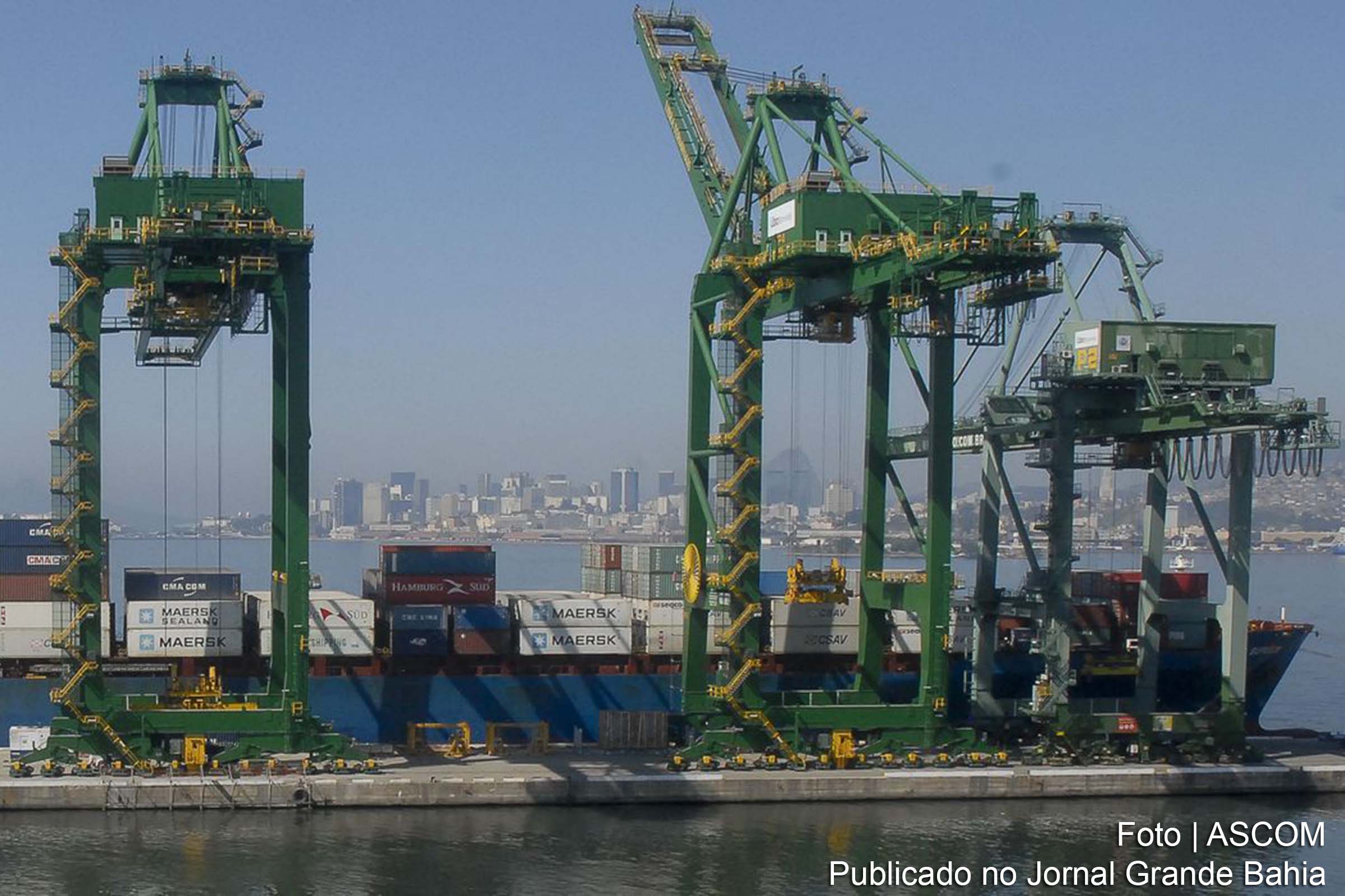 Em relação a outubro de 2020, a queda chega a 54,5% pelo critério da média diária.