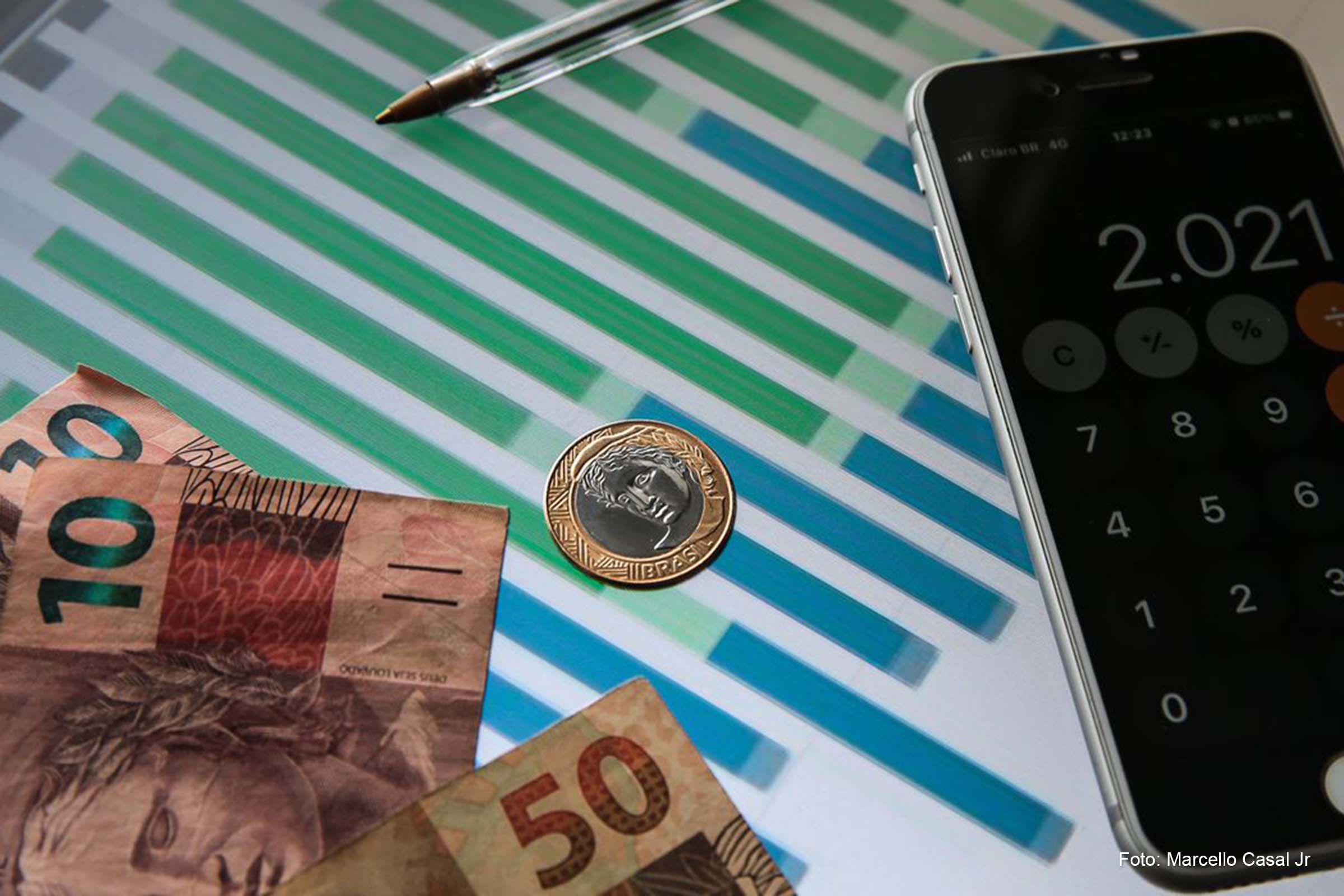 Para 2022, a projeção de inflação é de 4,7% e, para 2023, de 3,2%.