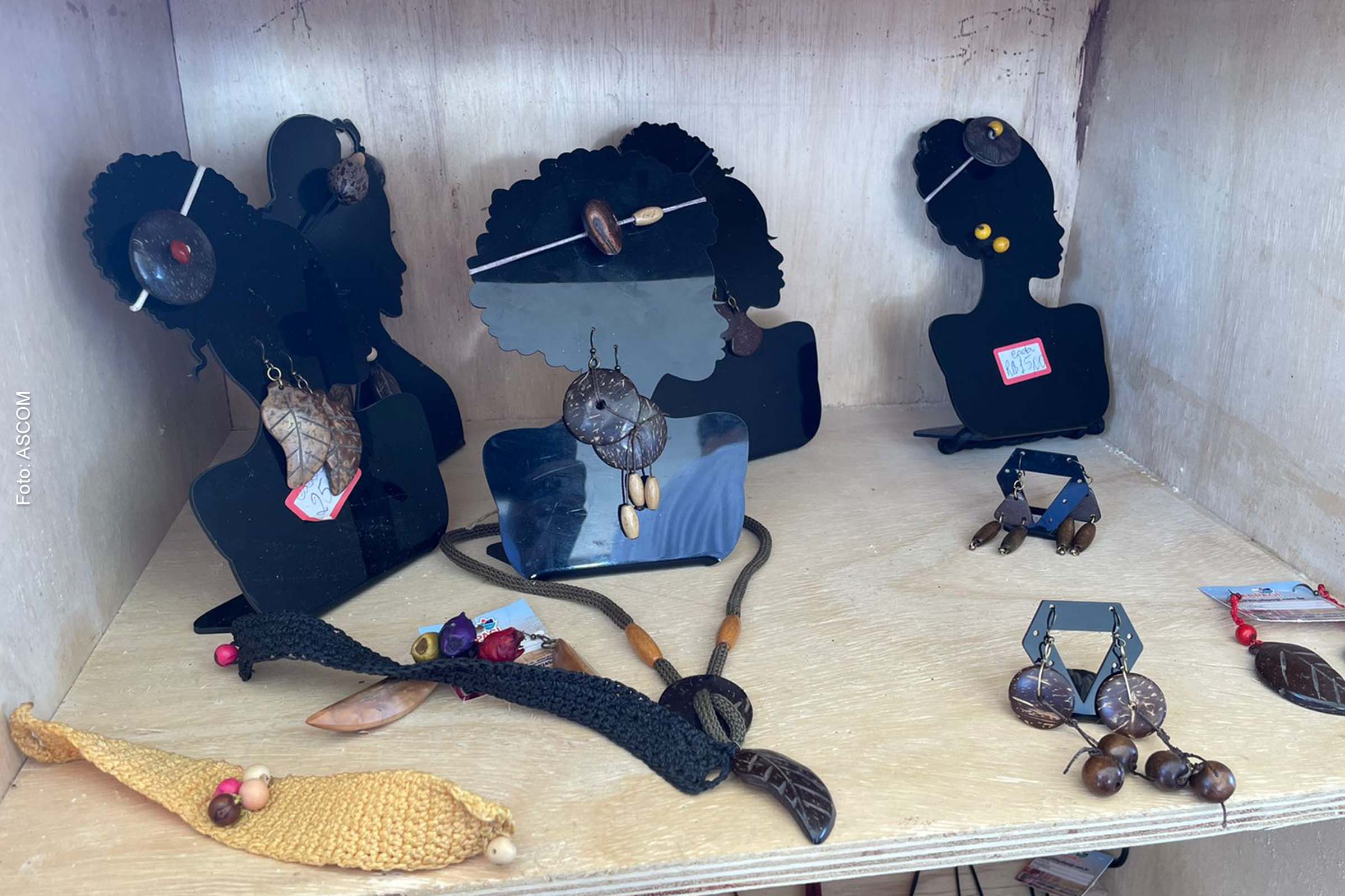 Biojoias são produtos altamente sustentáveis, com matéria-prima extraída da natureza, como coco da piaçava, o coco de praia e sementes da seringueira.