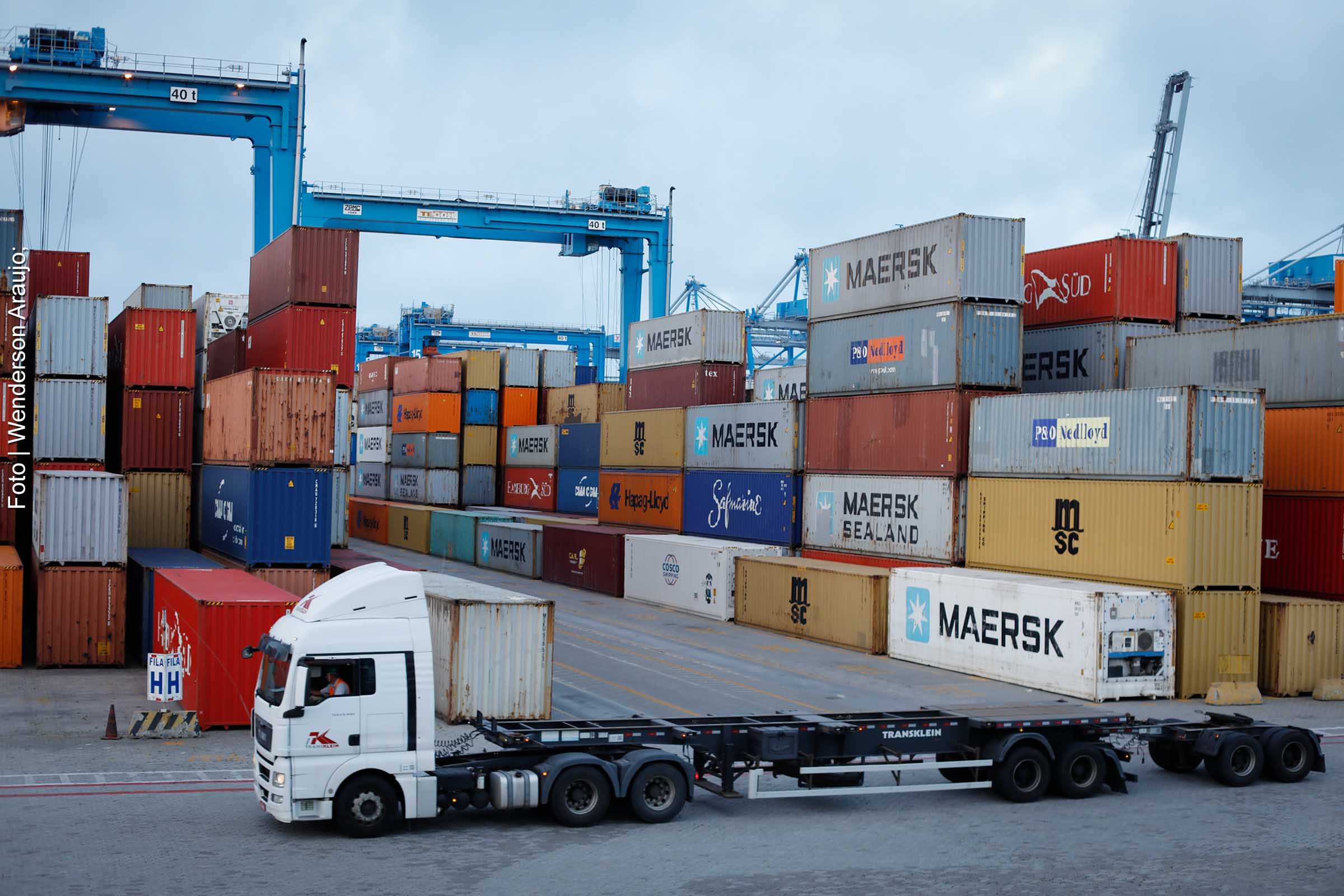 AEB projeta queda das exportações e do superávit da balança em 2022; Redução do preço das commodities deve afetar resultado, diz executivo