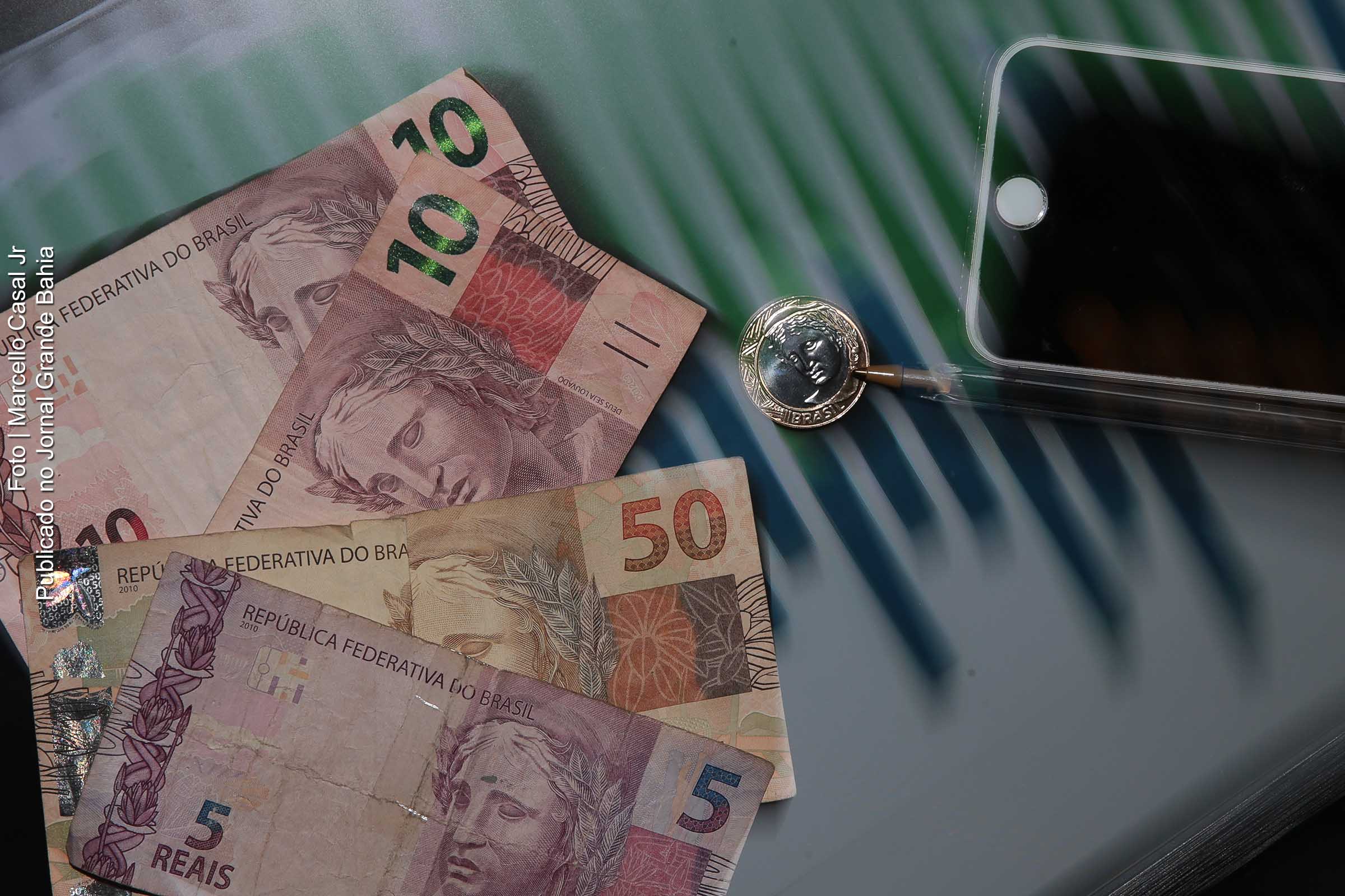 Dívida Pública Federal apresenta constante aumento.