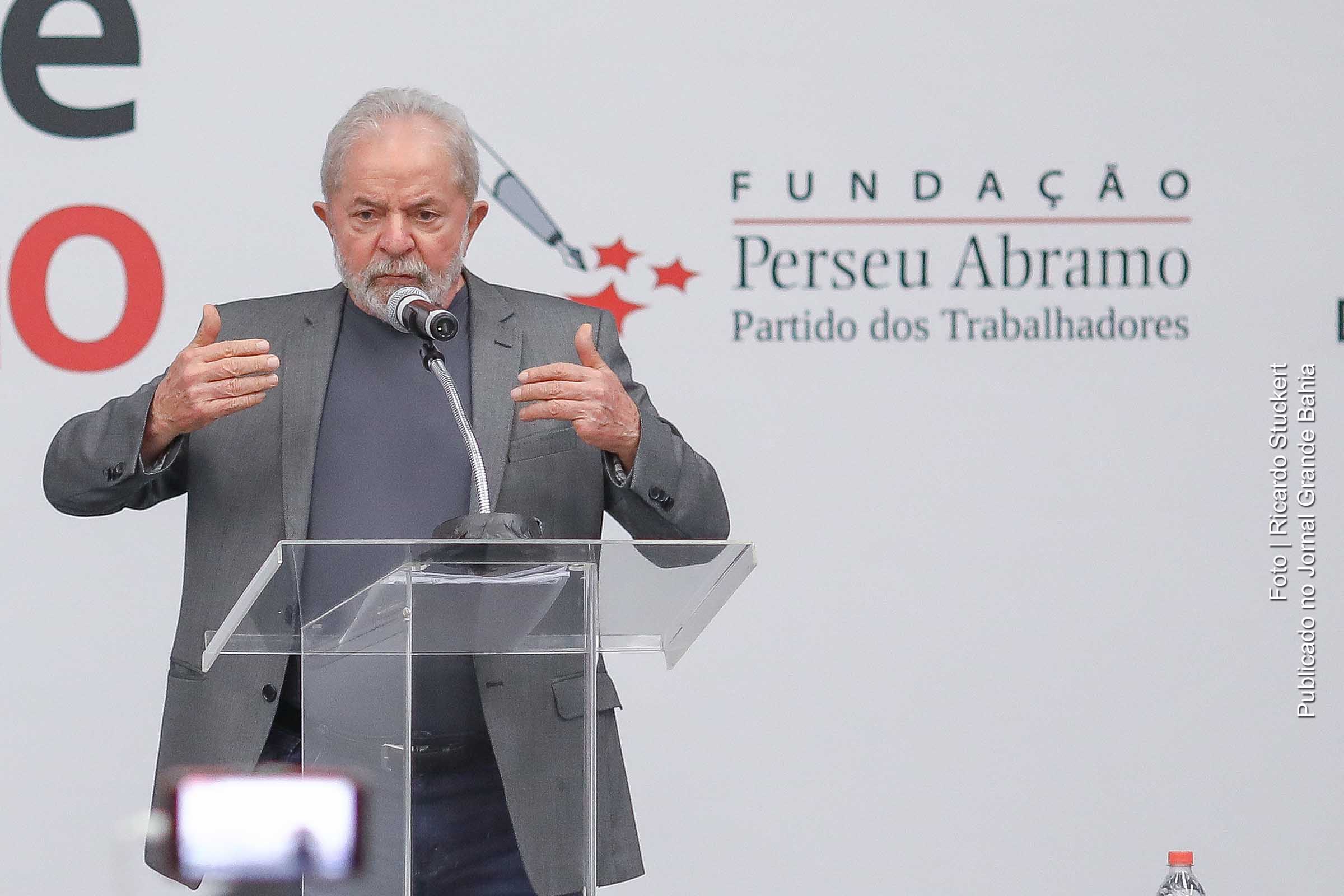 Datafolha: Lula tem 48% e venceria no 1º turno para presidente da República; Bolsonaro fica com 22% e Sérgio Moro com 9%.