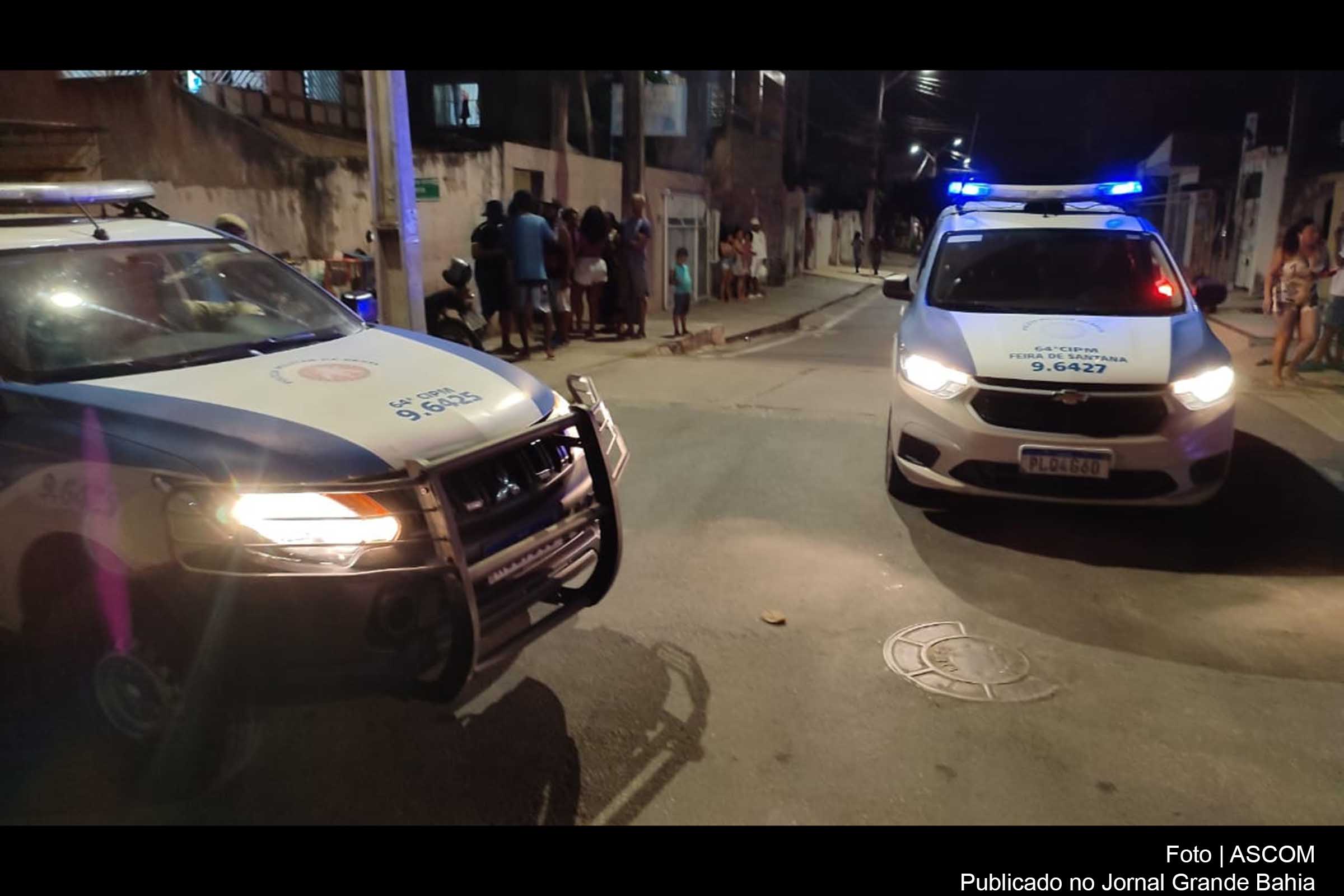 Denúncias de suspeitos armados levaram as guarnições da PM até a localidade no Bairro Queimadinha, em Feira de Santana.