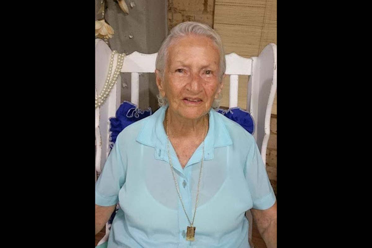 Completou 101 anos de idade, sexta-feira ultima, 24, a tradicional professora Francelina Daltro.