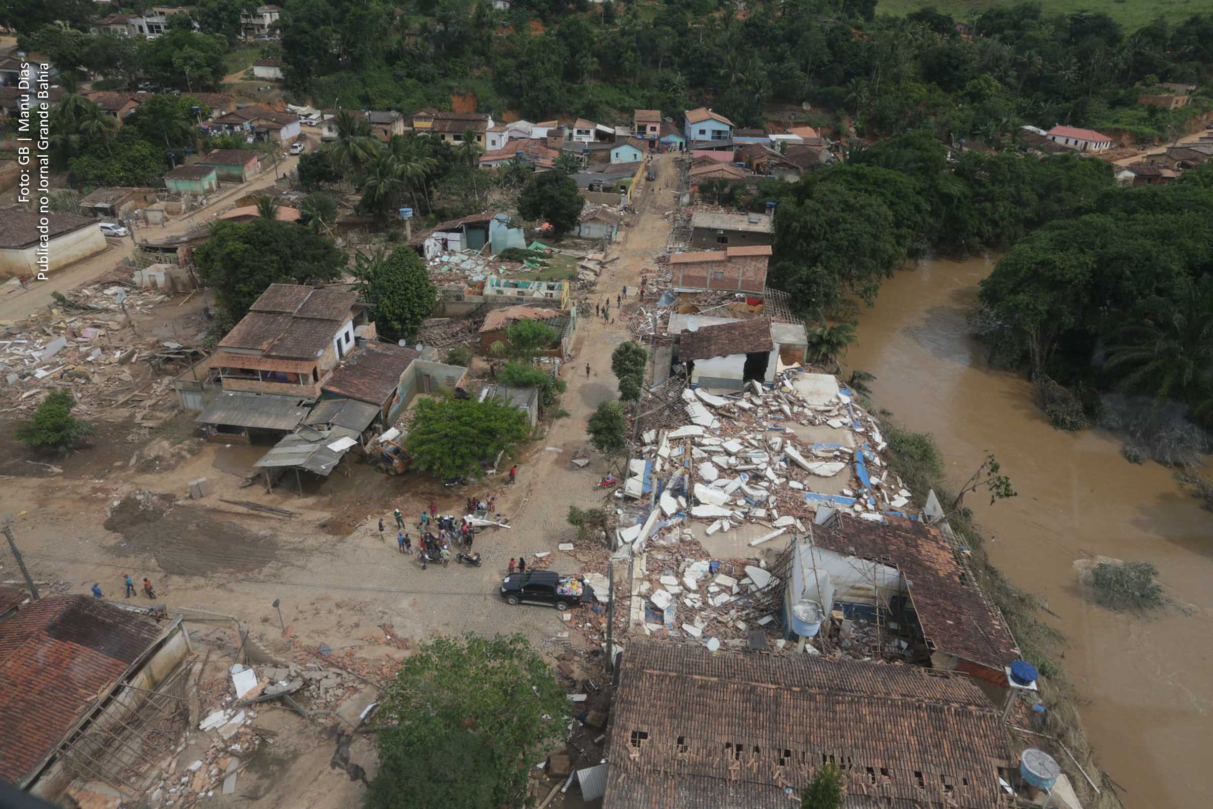 Vista aérea de localidade do extremo sul da Bahia atingida por chuvas intensas entre os meses de novembro e dezembro de 2021.
