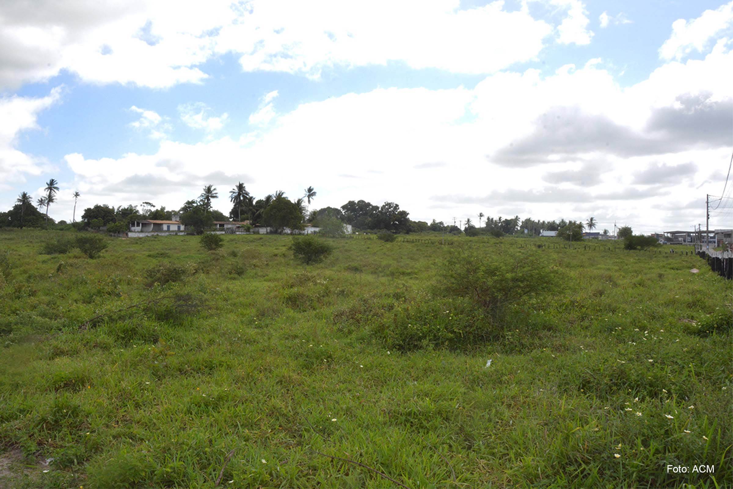 Vista do terreno no Distrito de Humildes onde pode ser implantado o setor atacadista do Centro de Abastecimento de Feira de Santana.