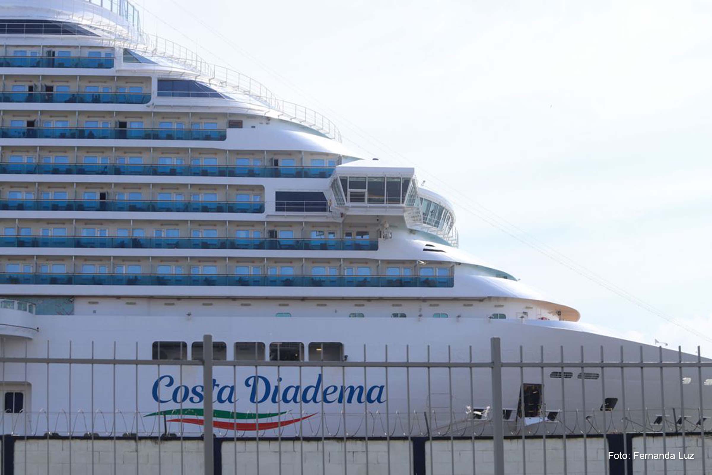 Cinco navios que estão em águas territoriais reportaram 222 casos positivos para Covid-19 a bordo das embarcações.