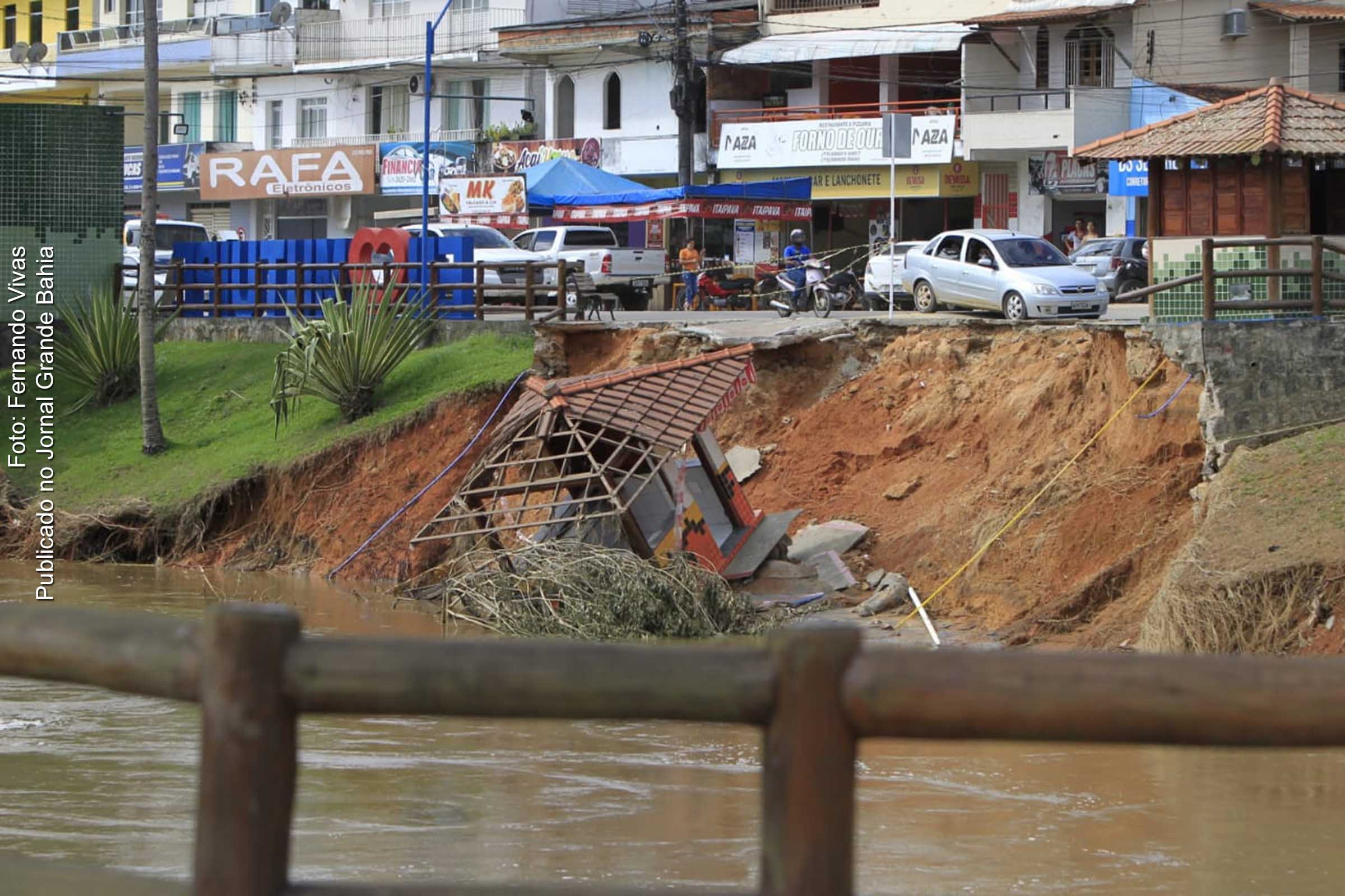 Chuvas de novembro e dezembro de 2021 danificaram severamente estrutura urbana de cerca de uma centena de municípios da Bahia.