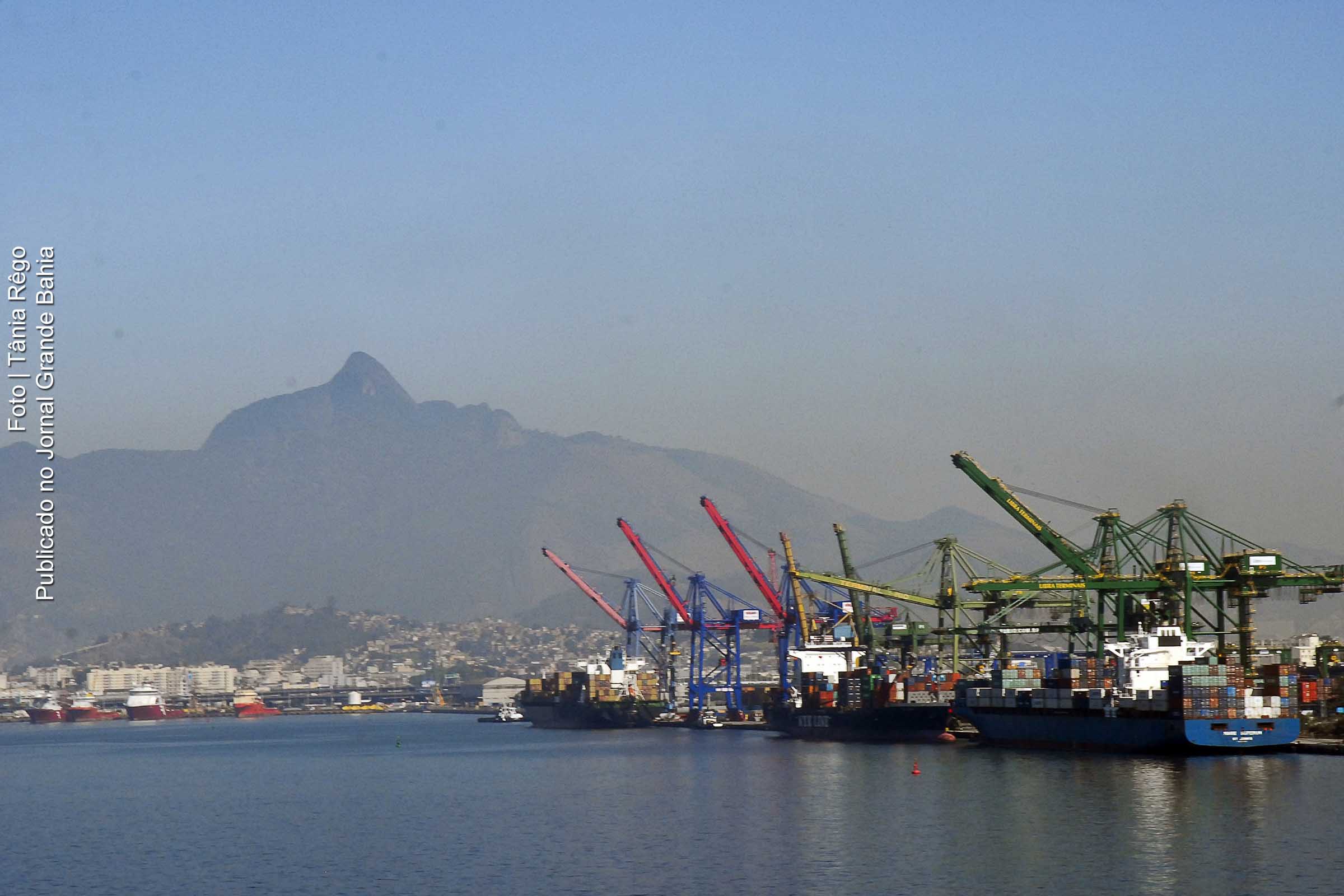 Balança comercial registra maior superávit da série histórica em 2021; Exportações mais as importações atingiram recorde de US$ 500 bilhões