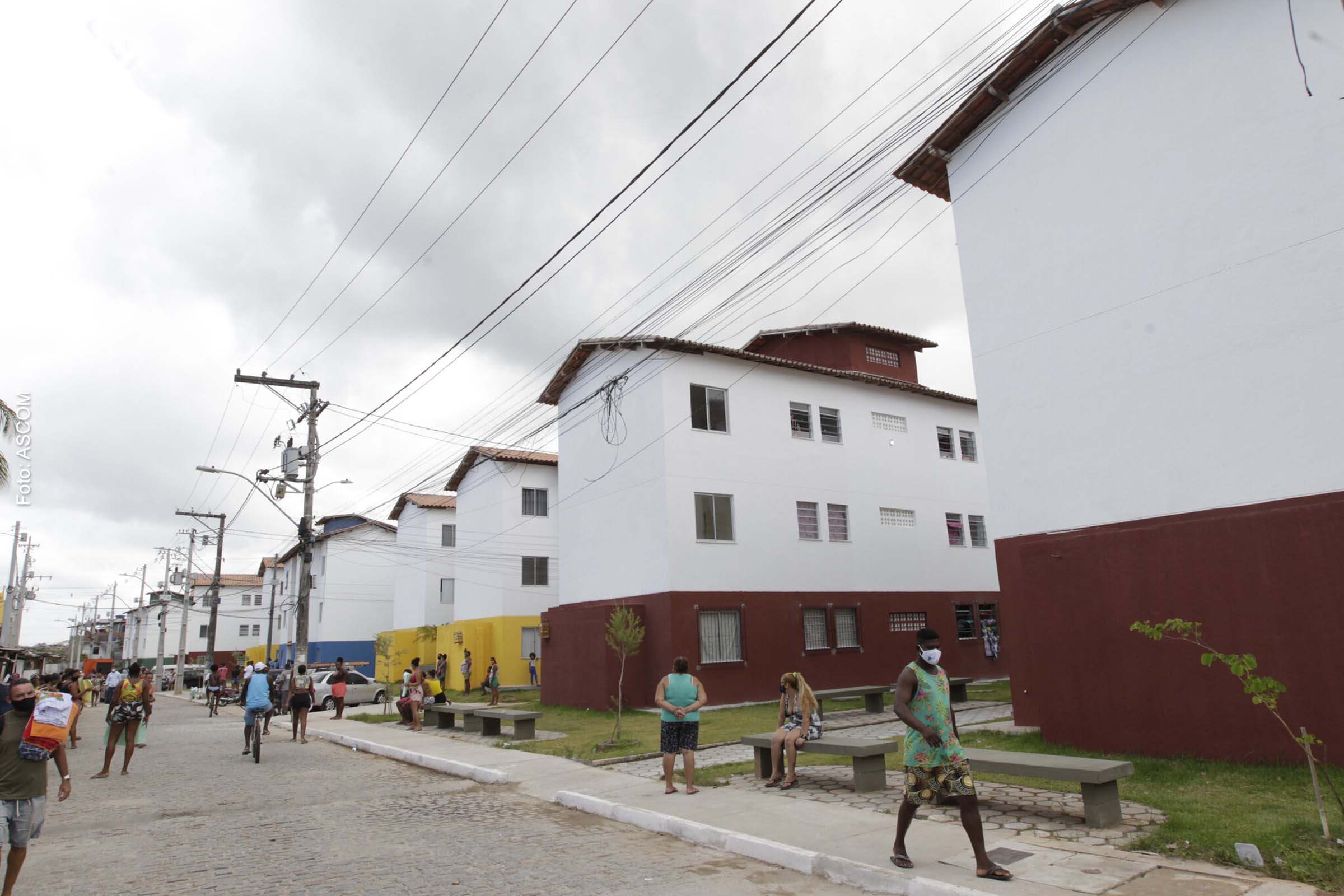 Moradias são entregues para a população de Alagados, em Salvador, pelo Governo da Bahia.
