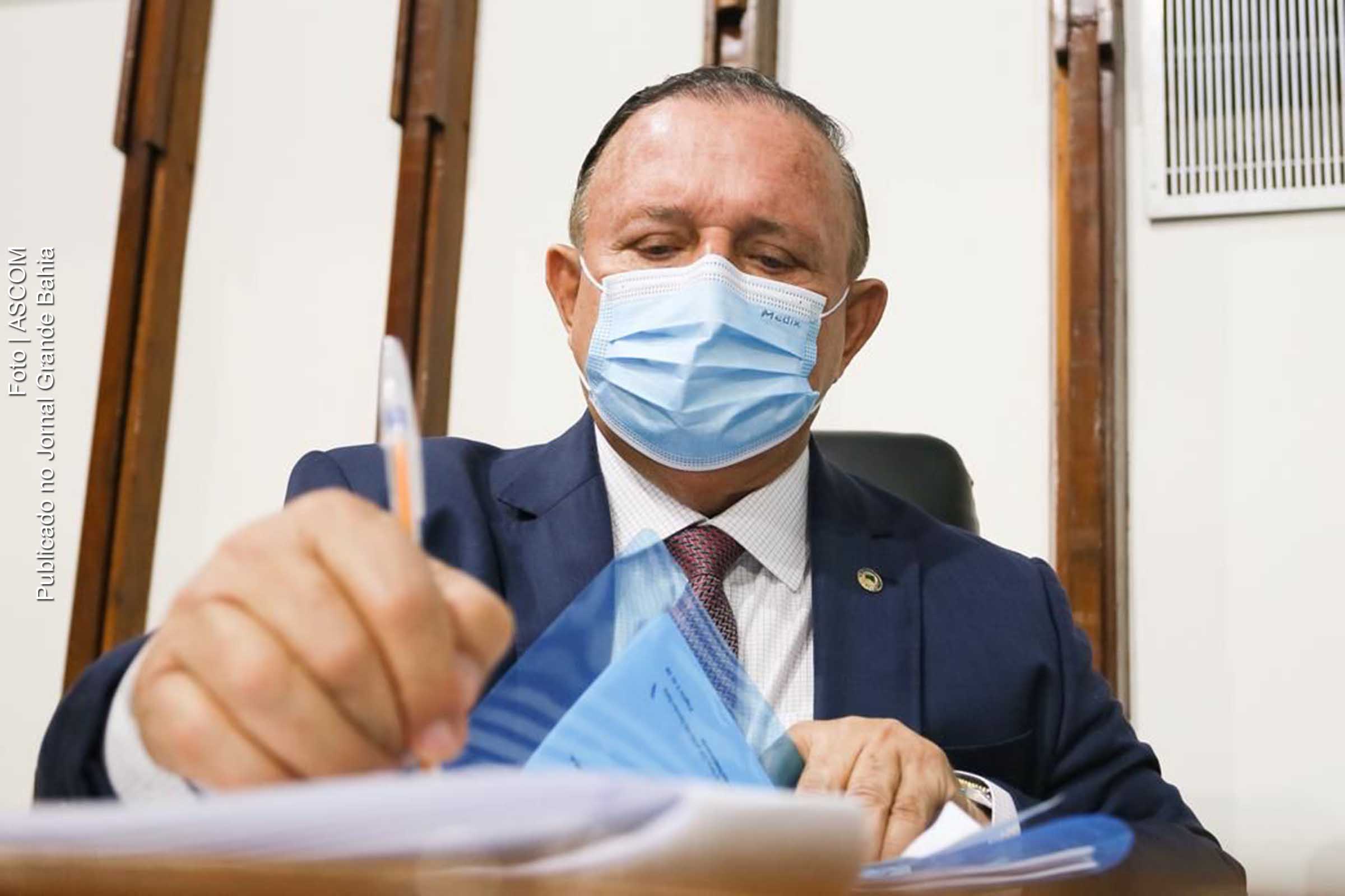 Deputado Adolfo Menezes disse que medida restritiva de ingresso na ALBA entra em vigor a partir da abertura do ano legislativo, em fevereiro de 2022.