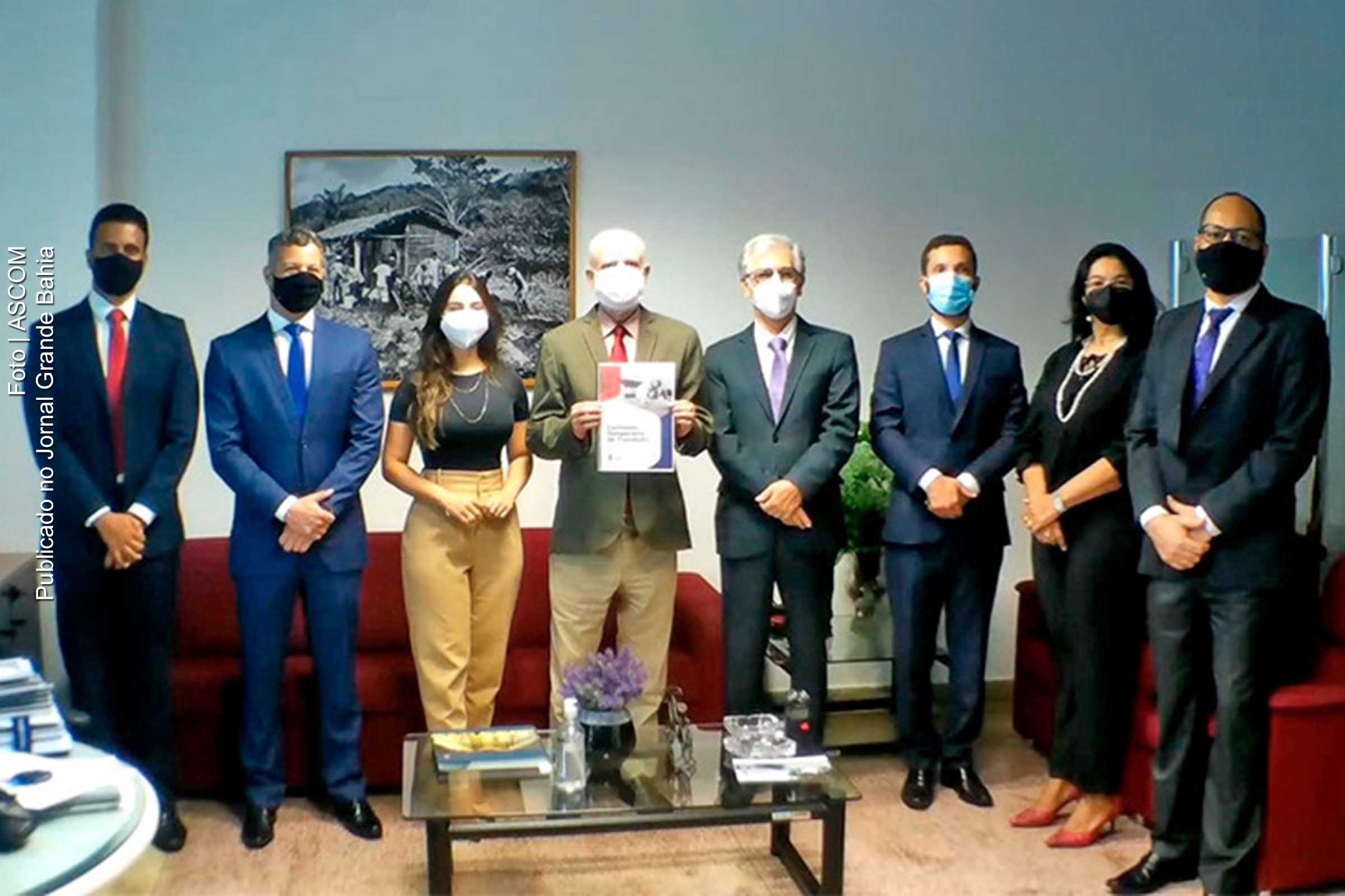 Desembargador do TJBA Nilson Castelo Branco recebe relatório de transição da gestão do desembargador Lourival Trindade.