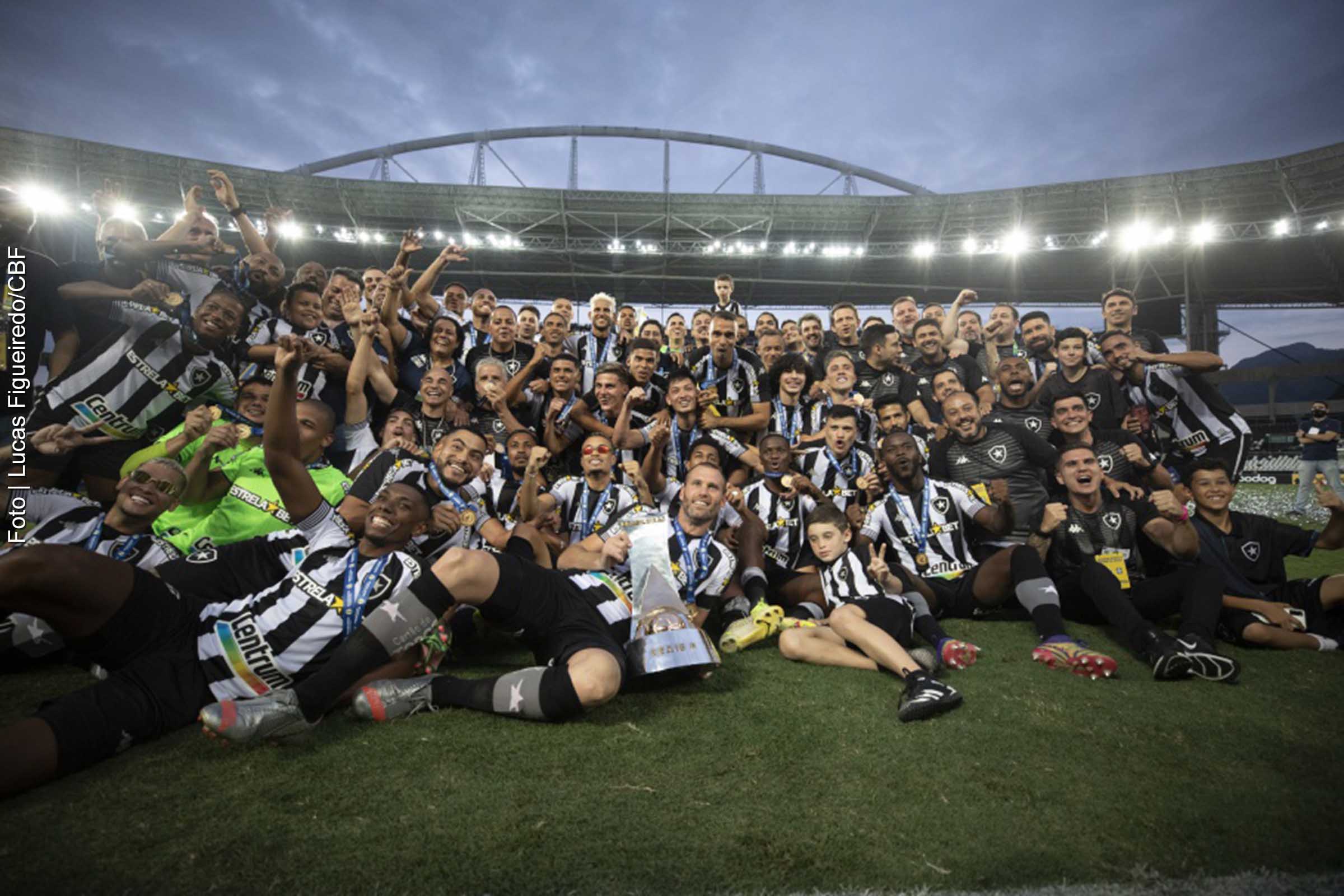 Entrega da taça do Campeonato Brasileiro Série B para o Botafogo no Estádio NIlton Santos.