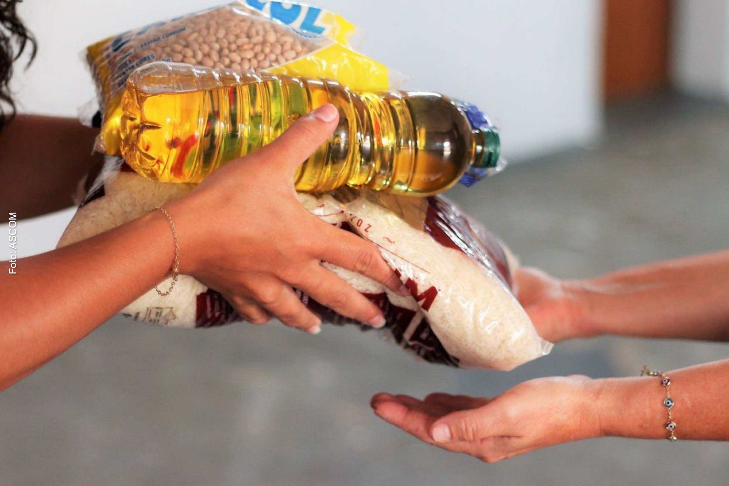 Dezenove lojas em Salvador, Lauro de Freitas e Feira de Santana estão recebendo alimentos não perecíveis.