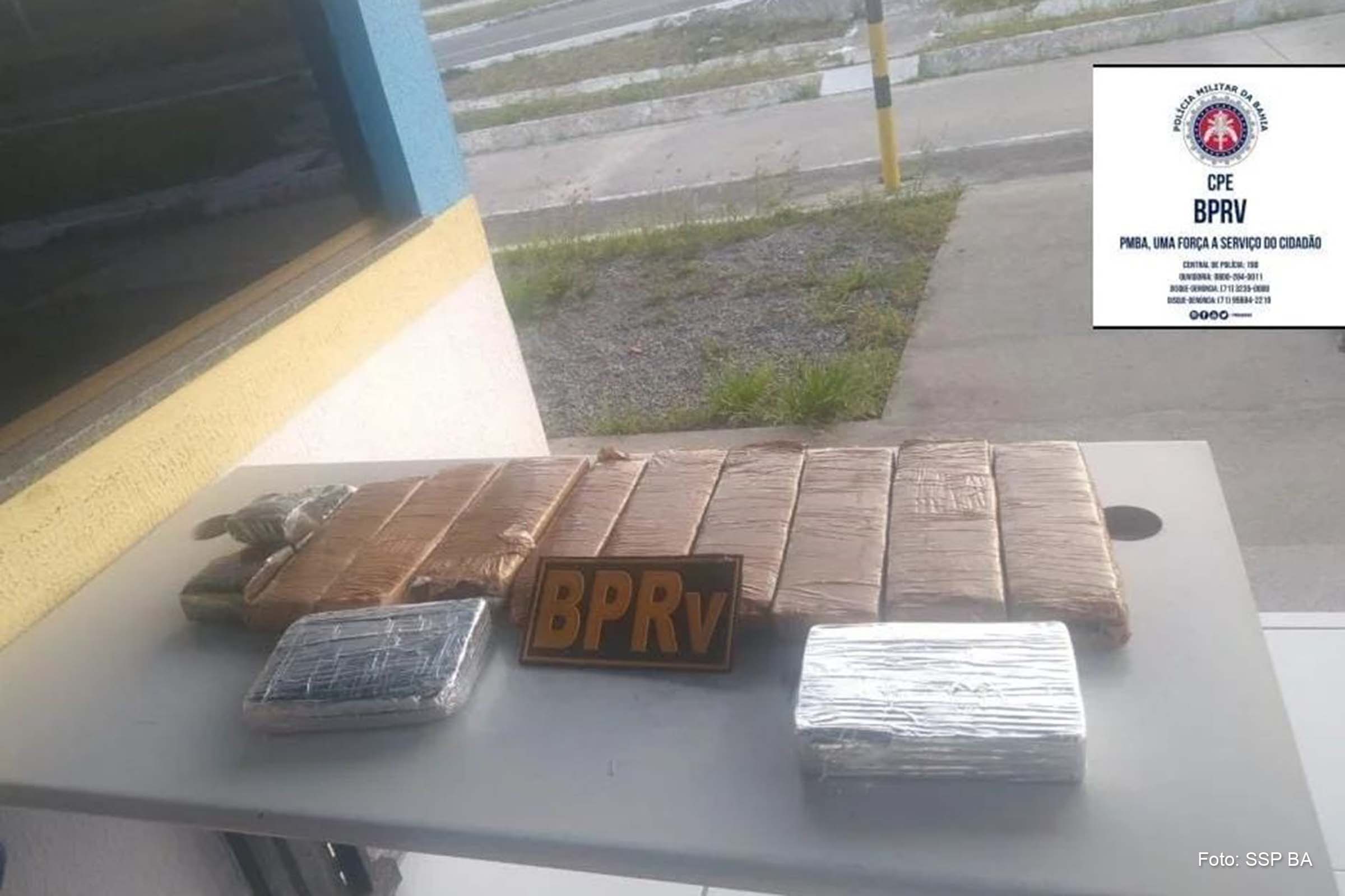 Suspeito transportava oito quilos de maconha e outros dois de cocaína pela BA-052.
