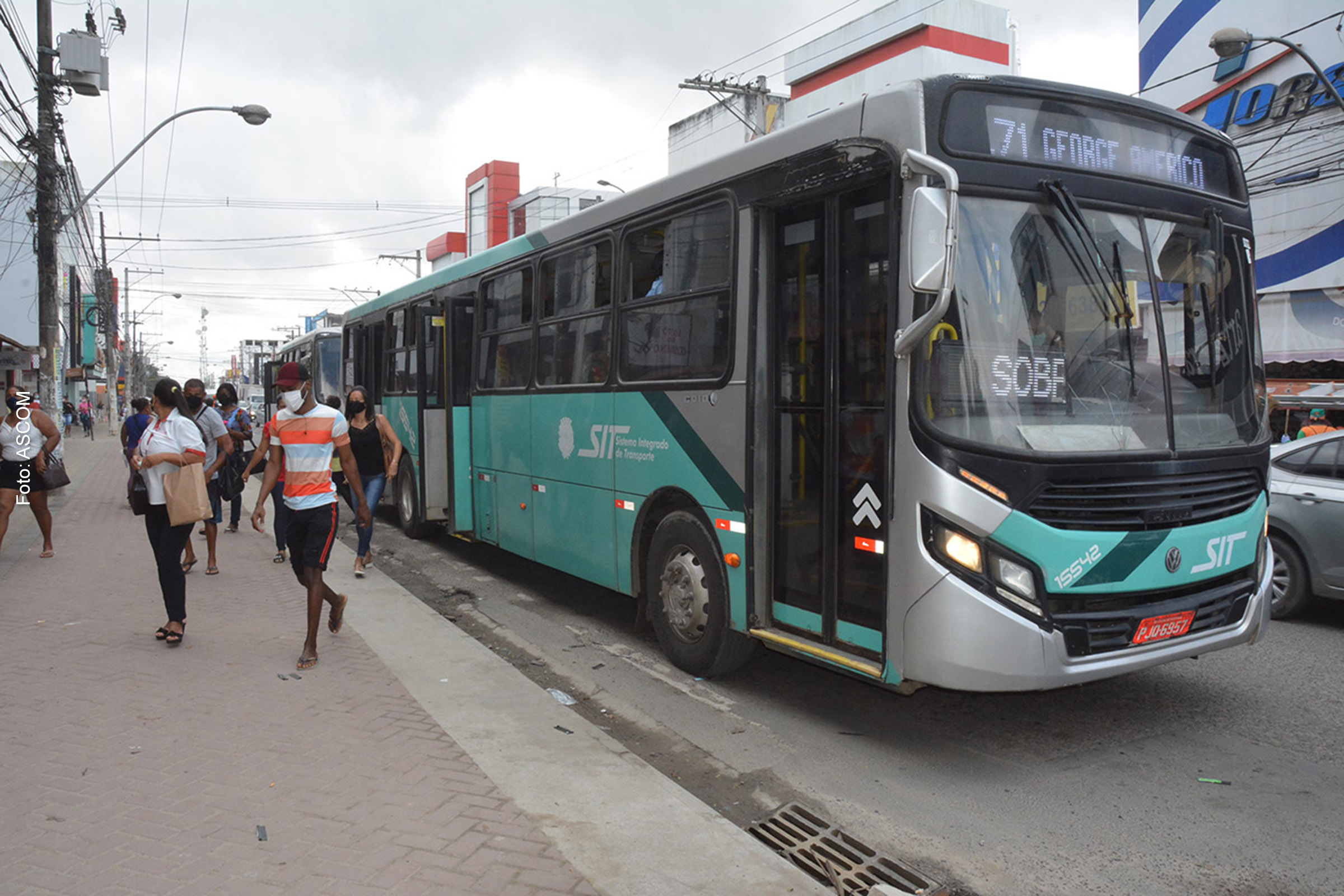 Linhas do Expresso Novo Centro e do BRT seguem funcionando nos corredores das Avenidas Getúlio Vargas e Noide Cerqueira.