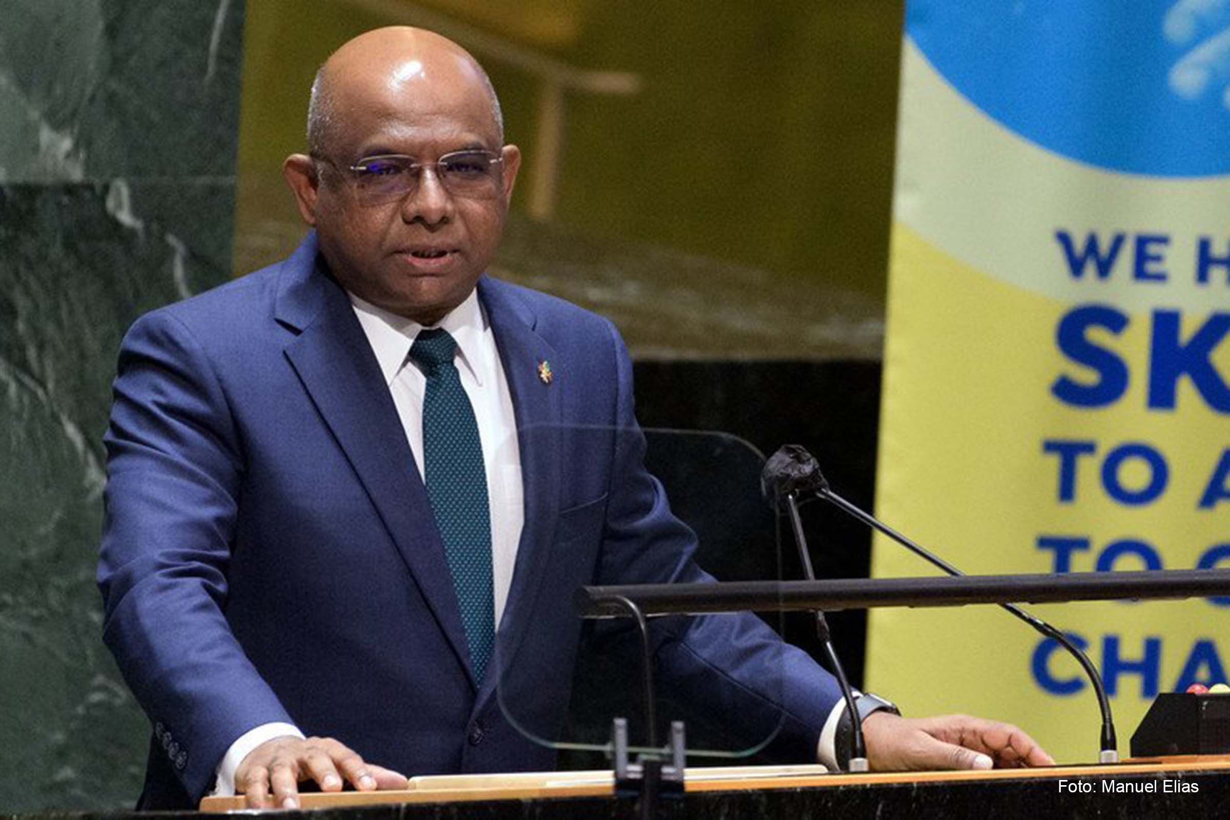 Abdulla Shahid pede foco na igualdade de vacinas, sustentabilidade e direitos humanos.