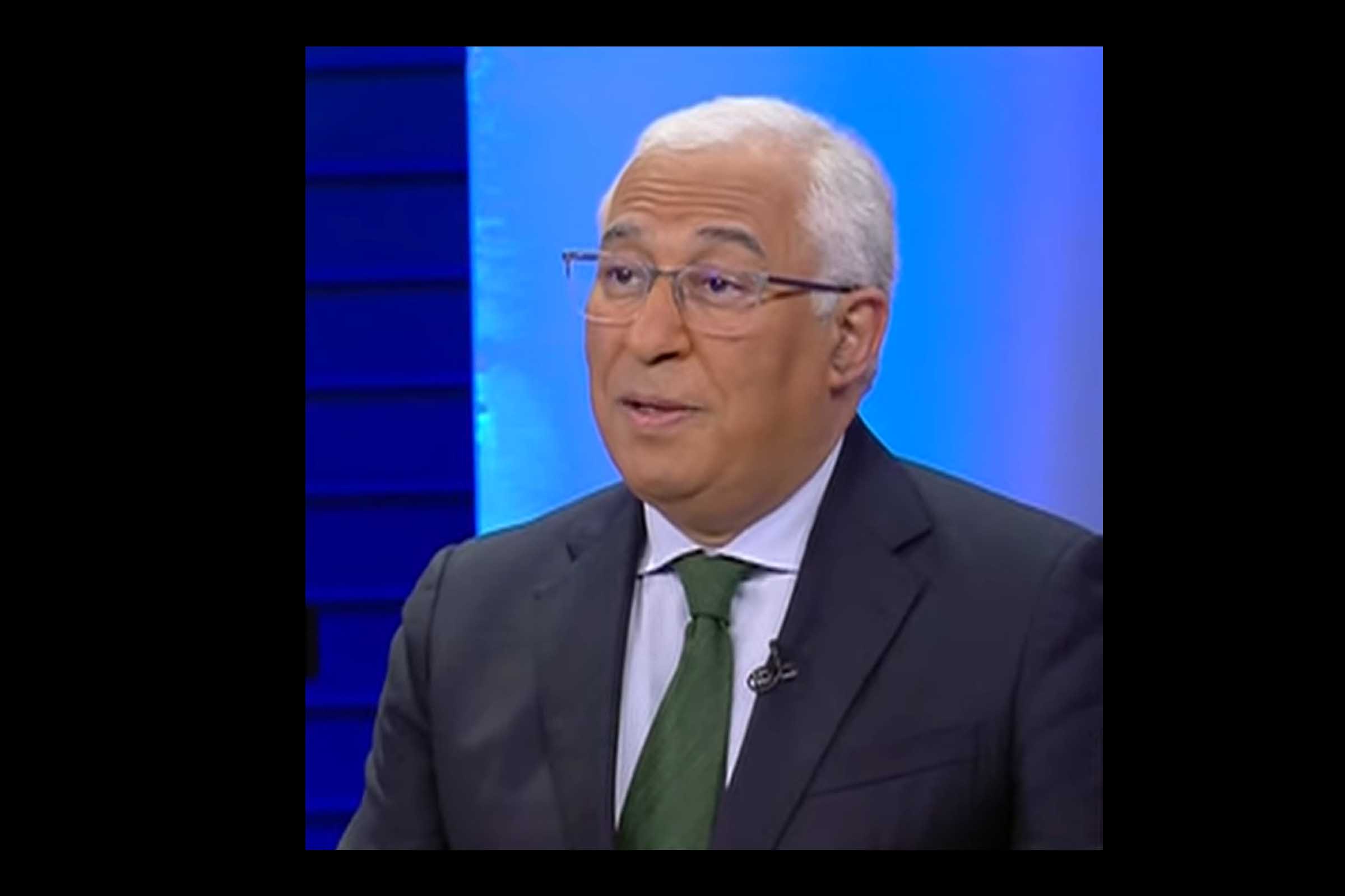 Primeiro-ministro socialista, António Costa tem vitória clara nas legislativas em Portugal.