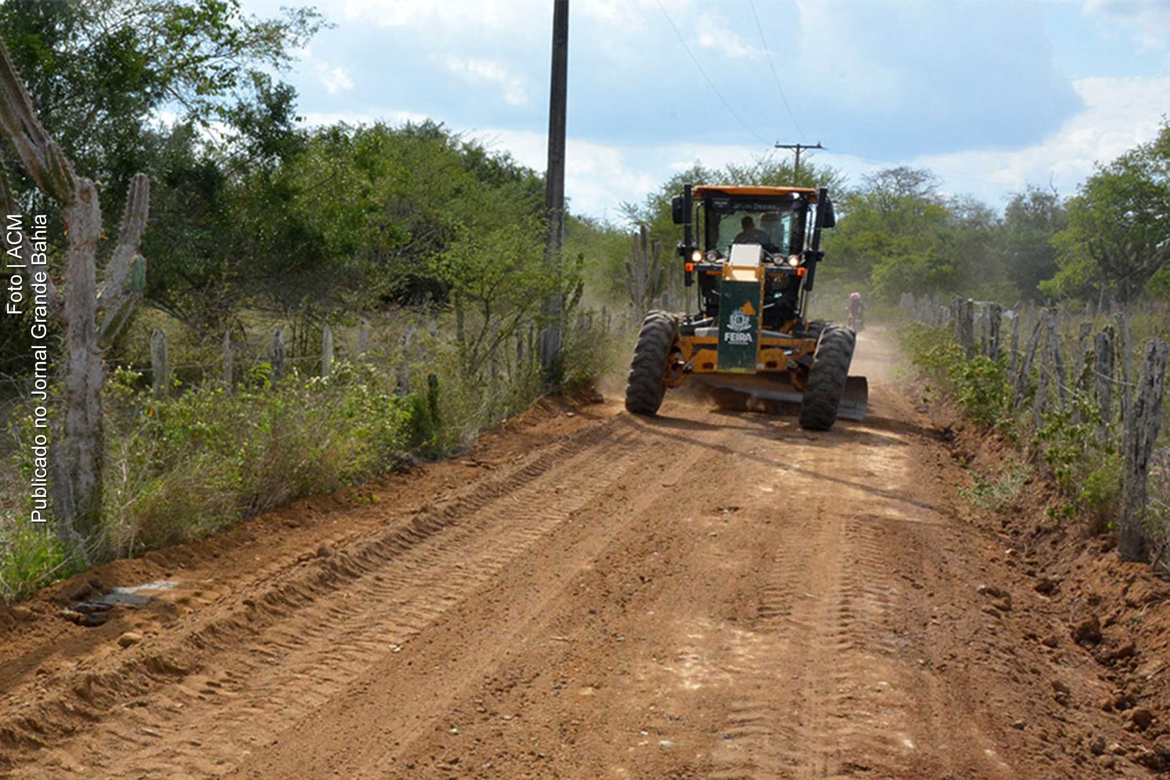 Além da recuperação de estradas na zona rural de Feira de Santana, serão executados serviços de limpeza de caixas e reparos na pavimentação na zona urbana.