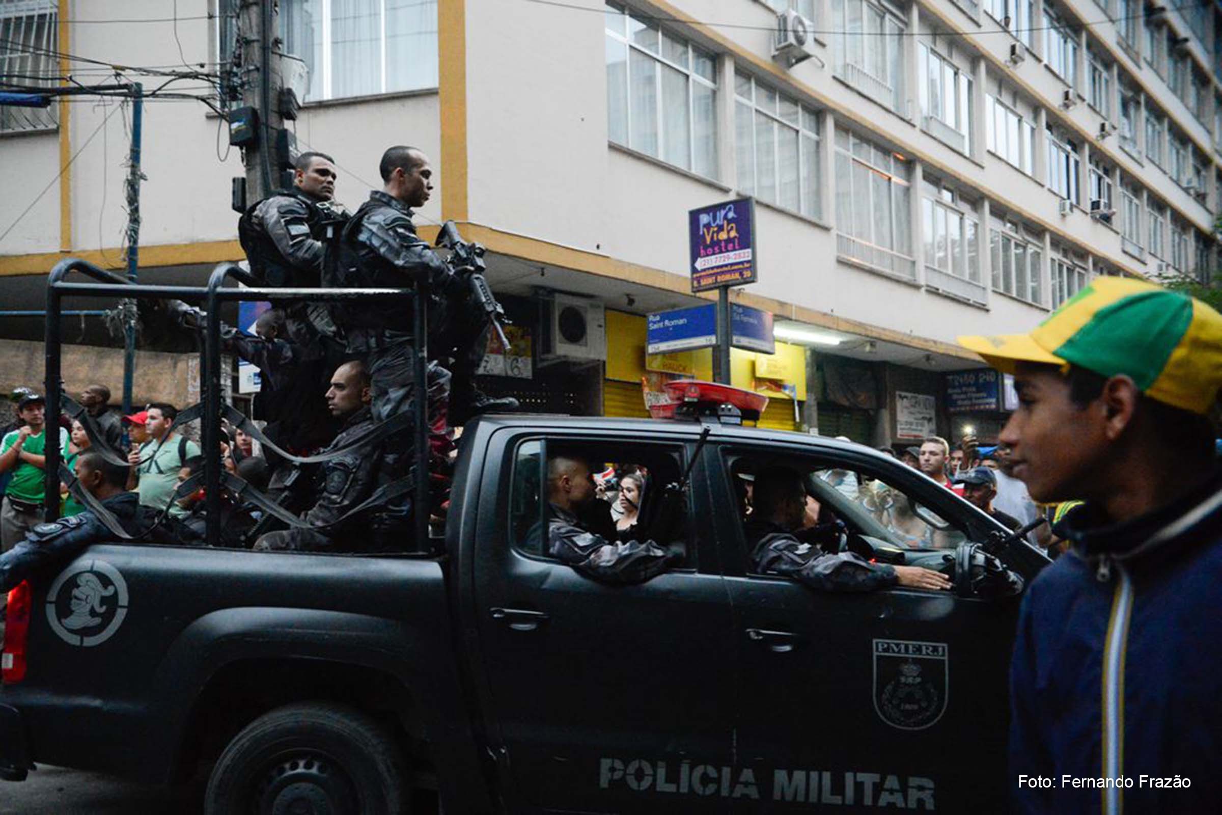 No mesmo ano de 2021, 17 crianças e 43 adolescentes foram baleados na Região Metropolitana.