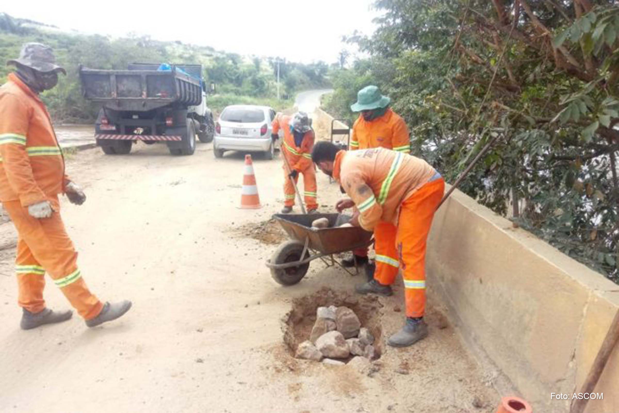 Passagem de veículos sobre a ponte está normalizada.