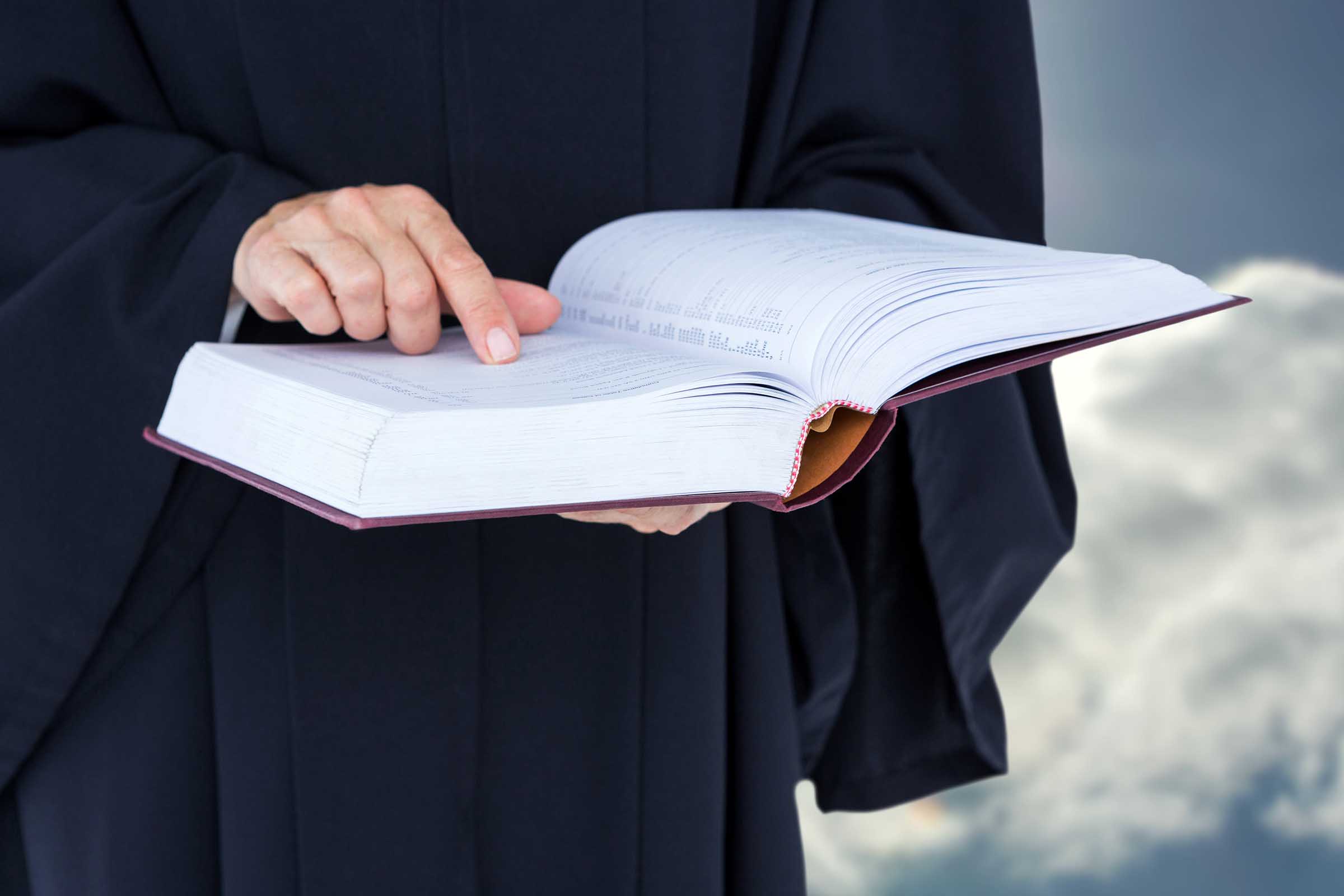 Entidades de classe vão à justiça argumentando falta de transparência no uso dos recursos do FUNDEB na Bahia.