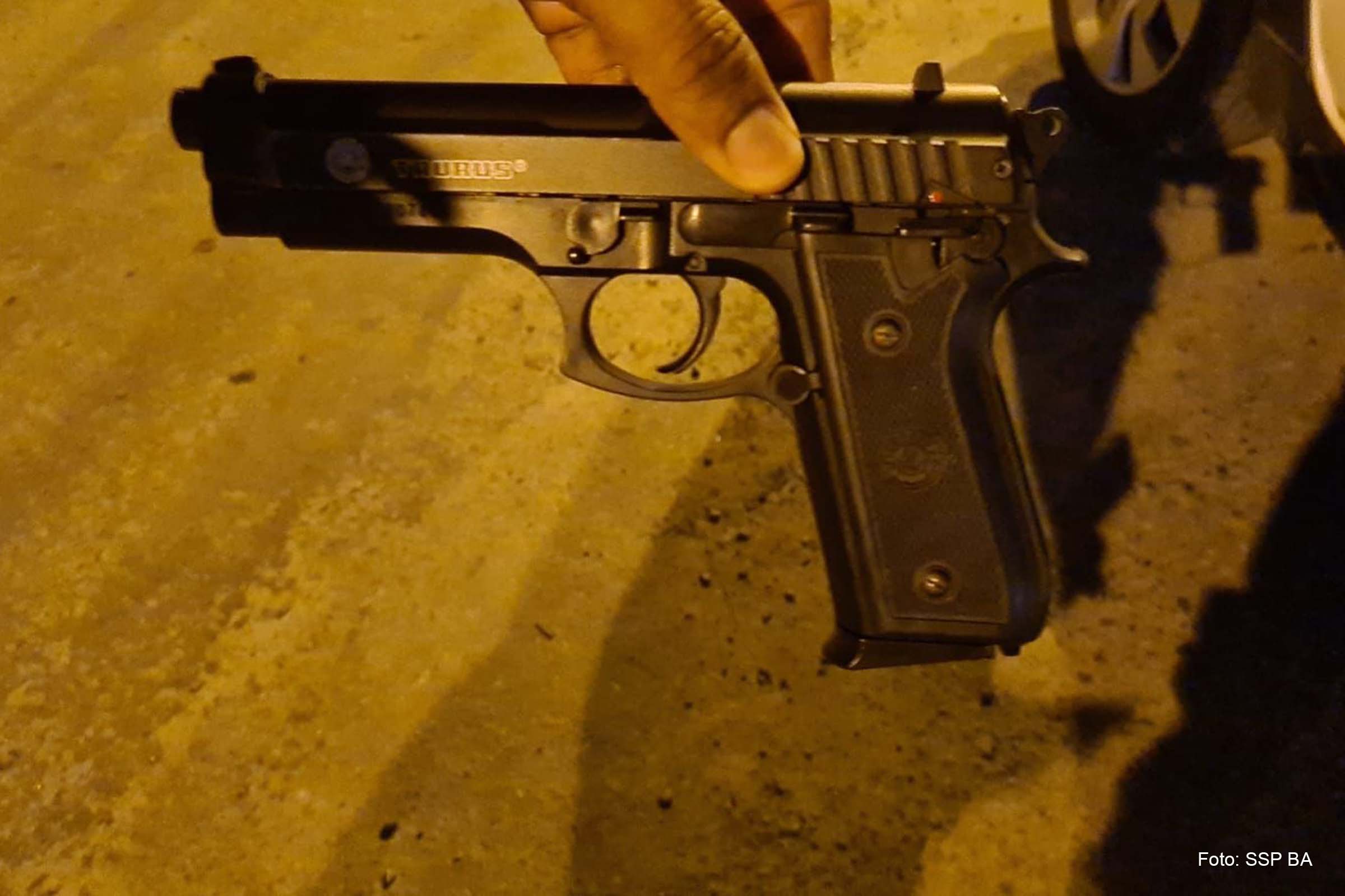 Os suspeitos saíram de localidades de Salvador para tentar roubar na Região Metropolitana.