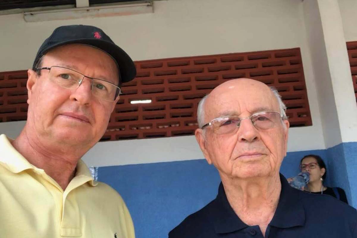 O patriarca Adroaldo Dórea e seu filho Miguel Dórea, socialmente.