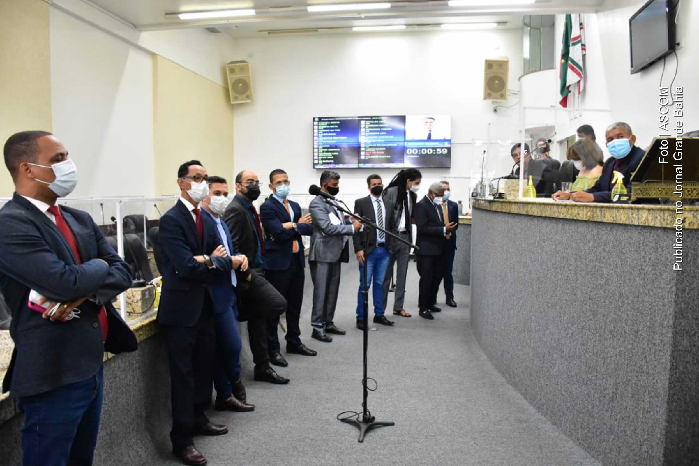 “Quando um burro fala o outro abaixa a orelha”; A altercação verbal entre Paulão e Rasta na Câmara Municipal de Feira de Santana; Confira vídeo do ‘Circo dos Horrores’