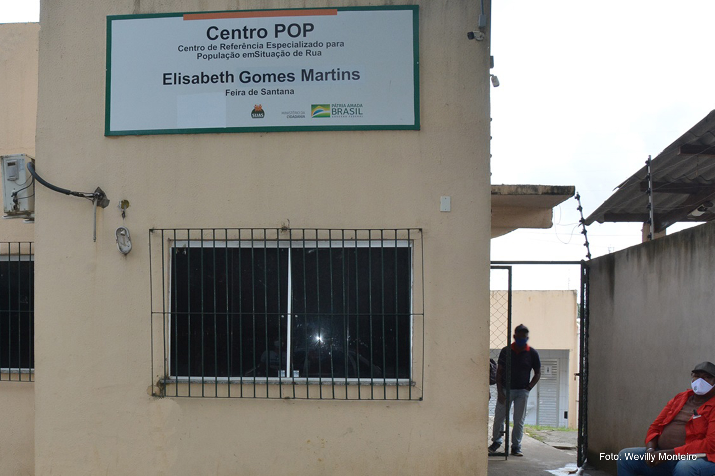 Foram furtados do equipamento municipal botijão de gás, alimentos, aparelho celular e roteador de internet.