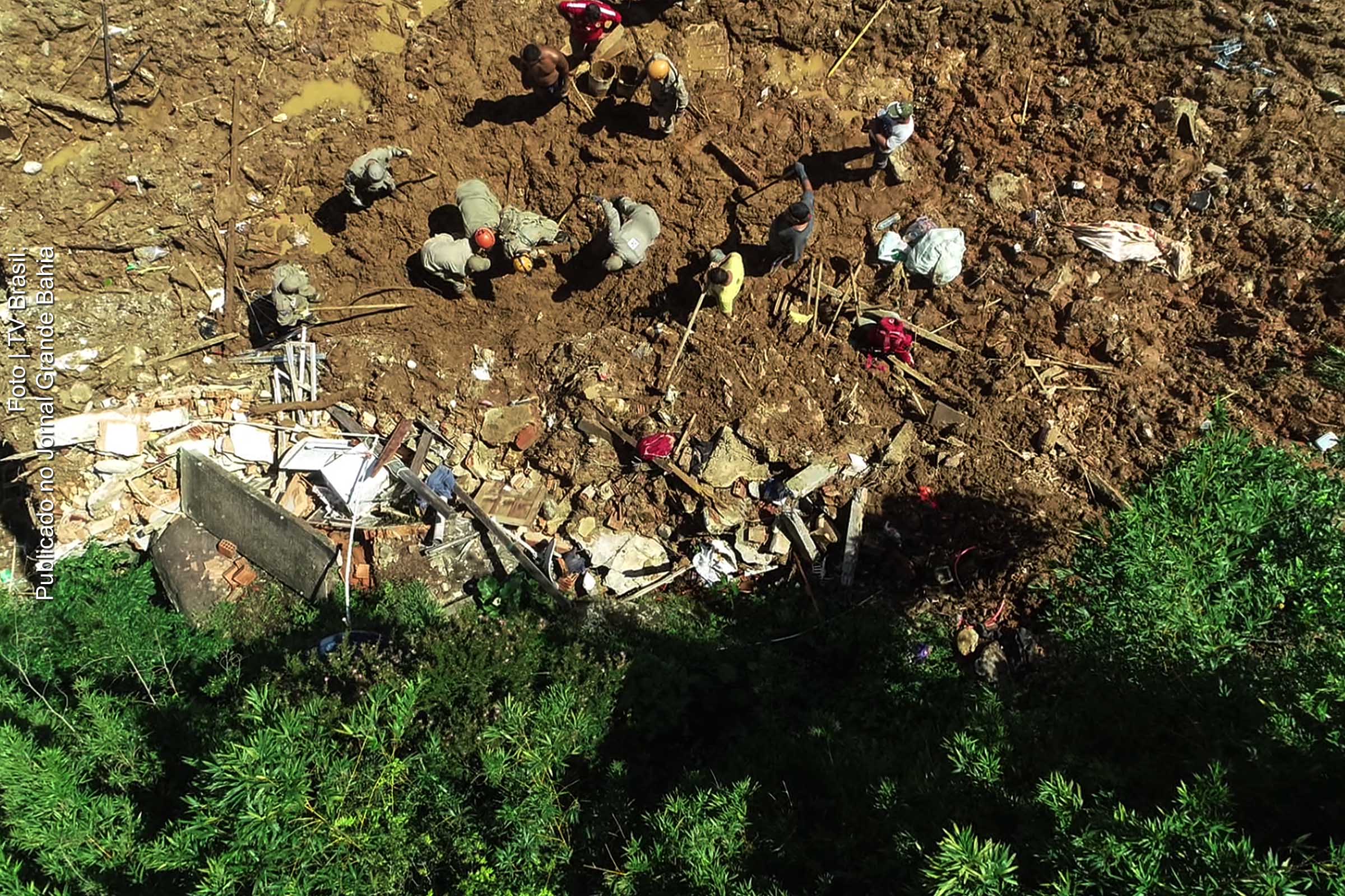 Imagens de drone das áreas de deslizamento de encosta em Petrópolis, em decorrência das fortes chuvas que atingiram, a região serrana do Rio de Janeiro.