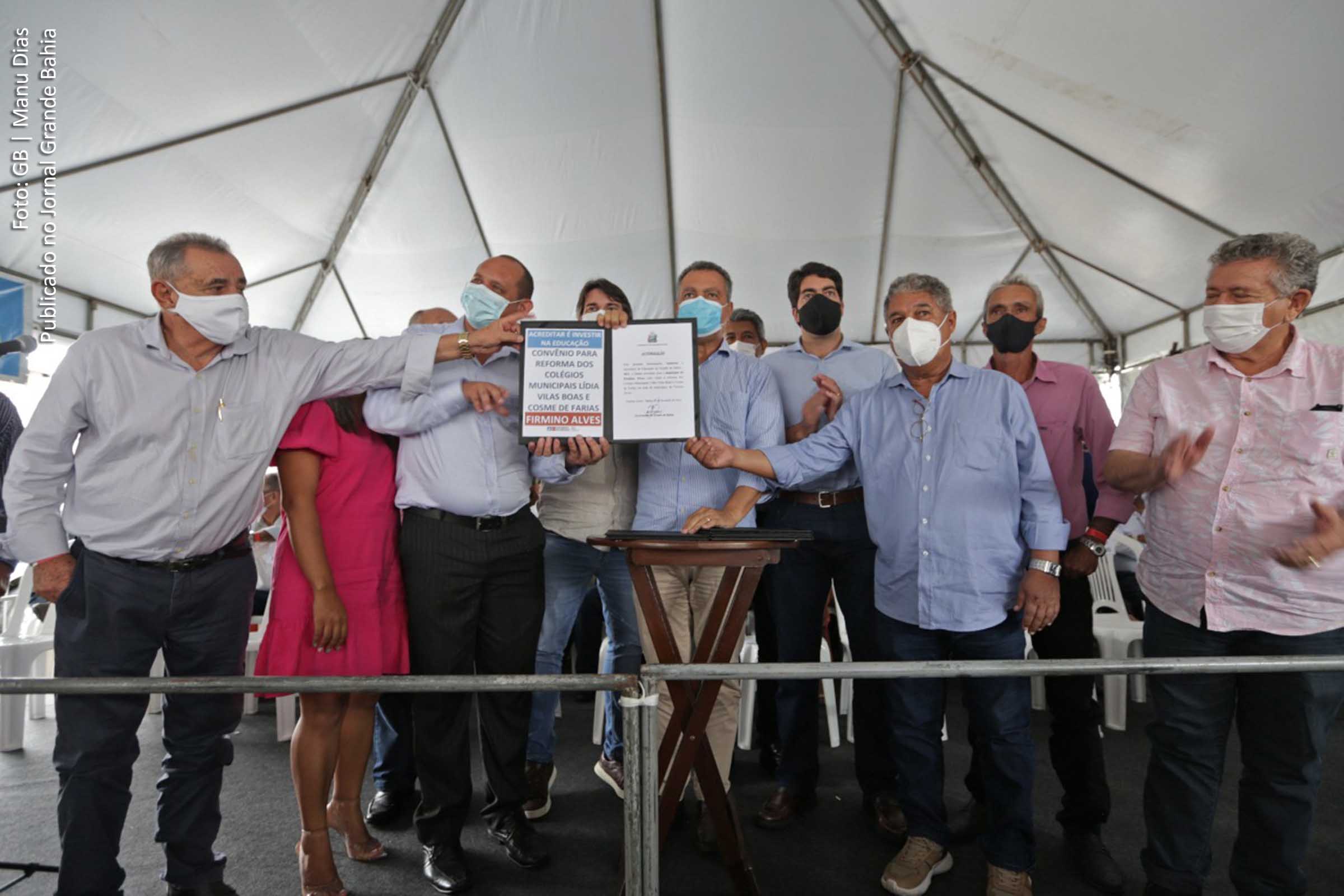 Governador Rui Costa Entrega de ambulância e autorização de obras para construção de nova unidade escolar e sistema de abastecimento de água, no município de Firmino Alves.