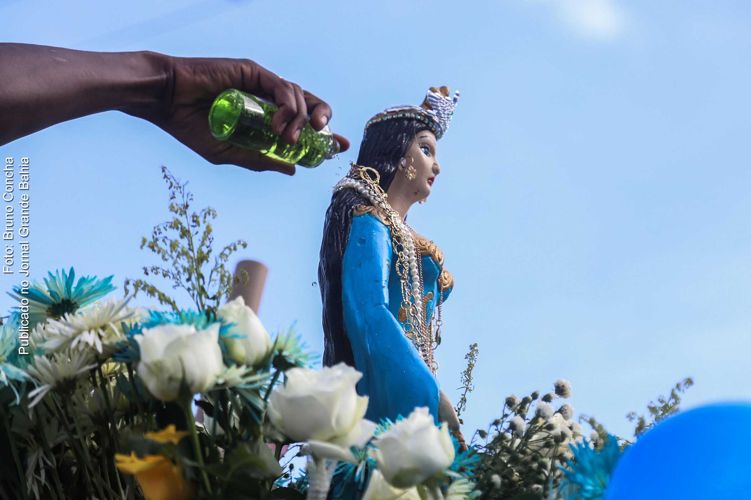 Iemanjá é festejada na Bahia.
